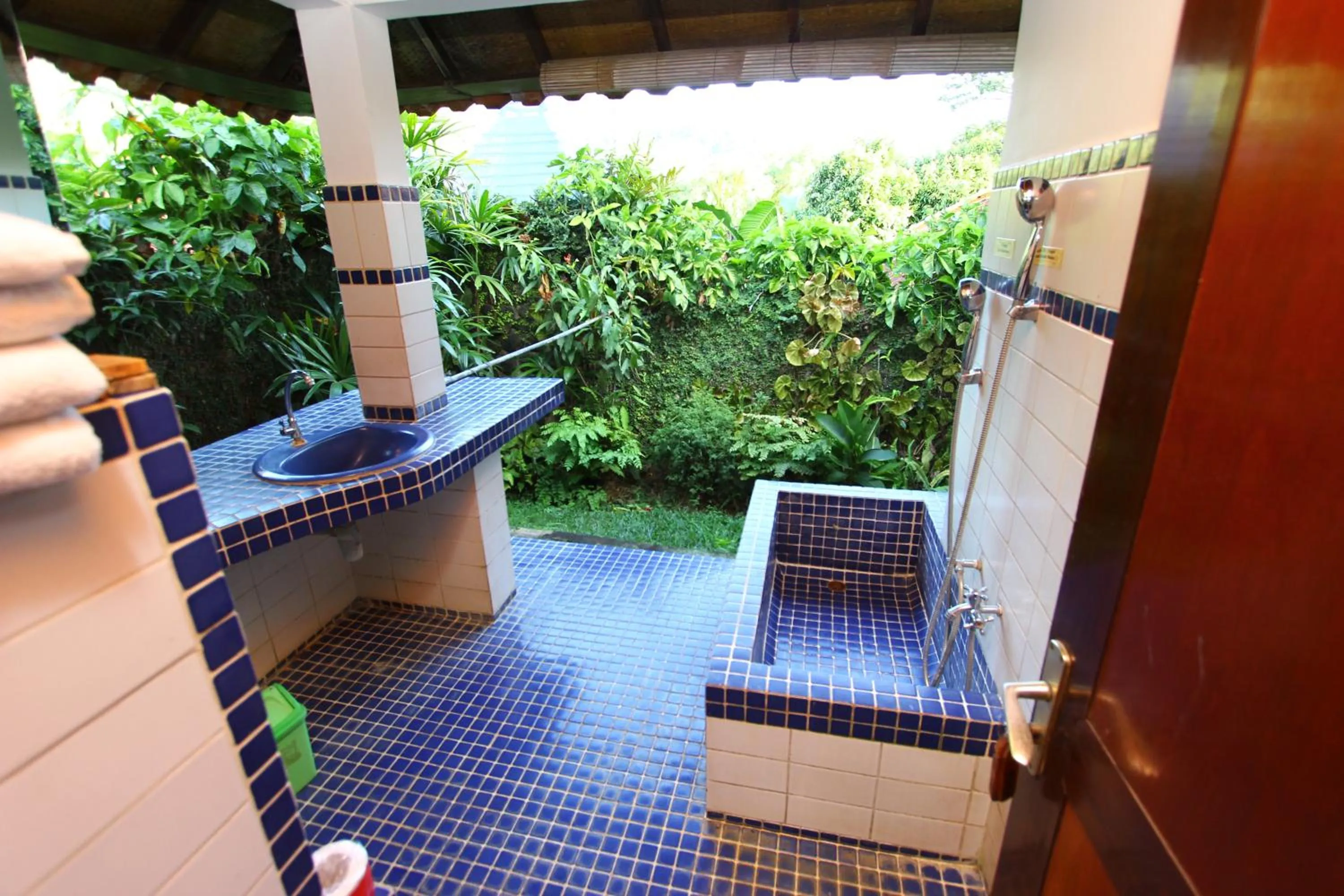 Shower in Ecolodge Seloliman