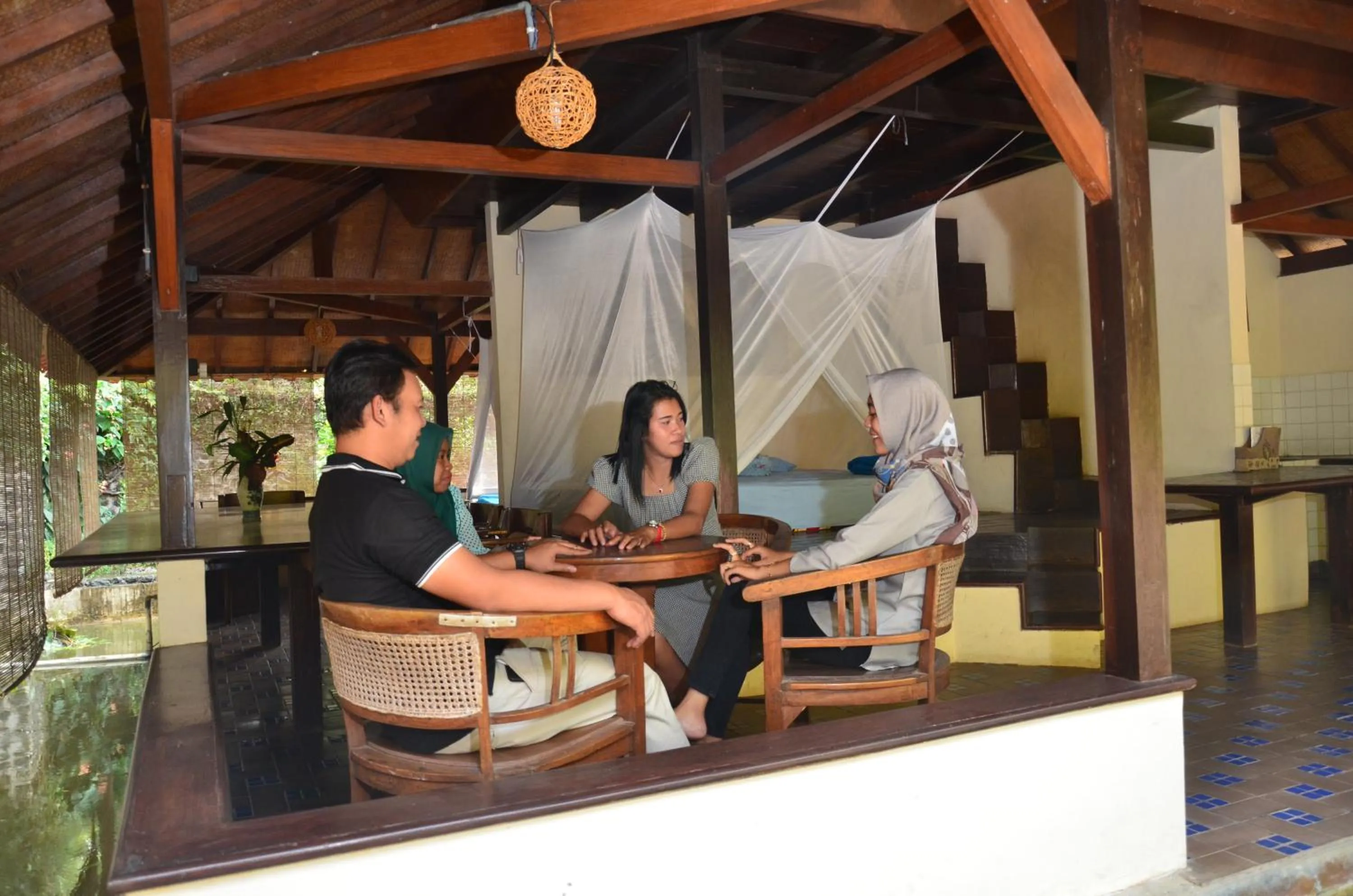 People in Ecolodge Seloliman