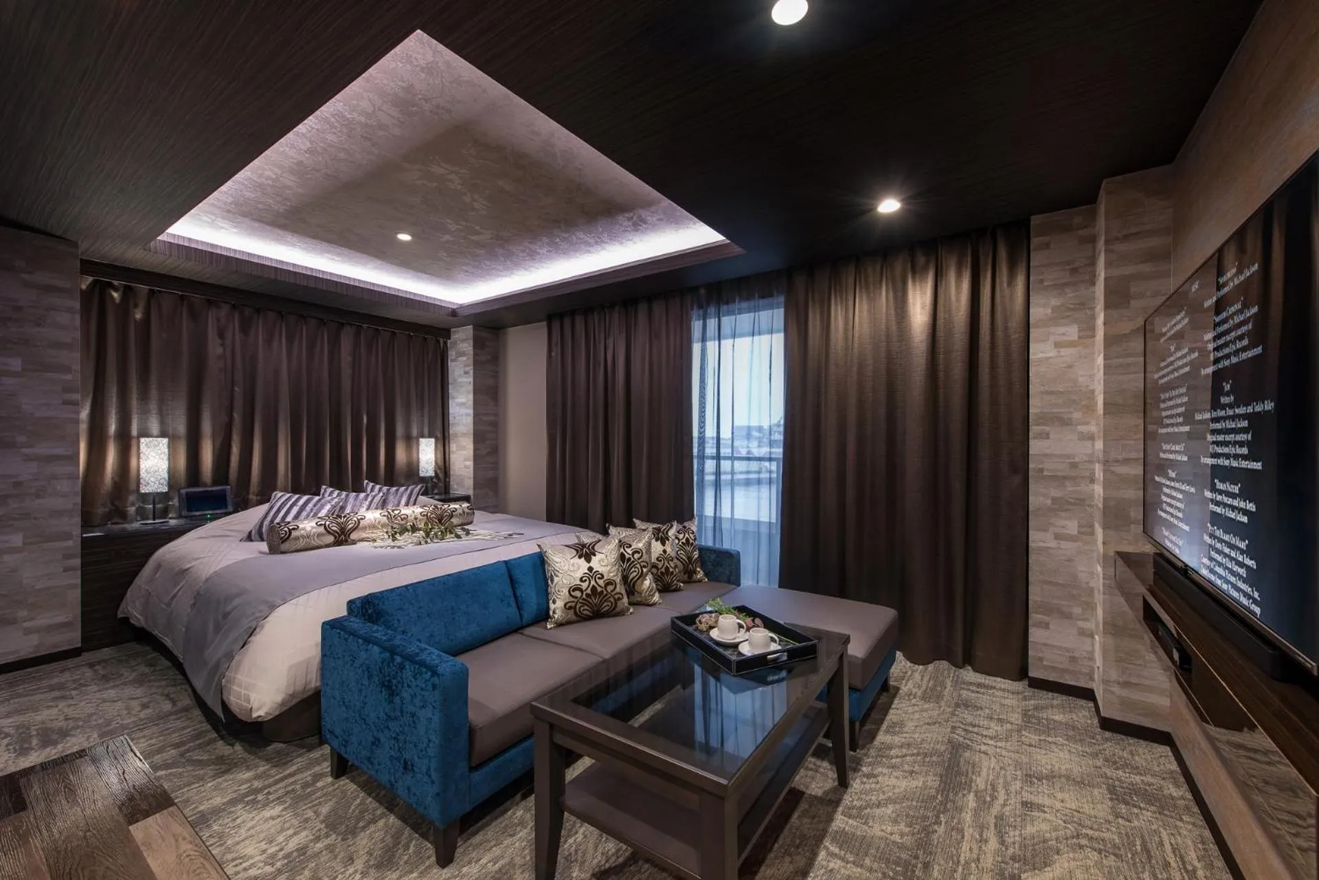 Bed in HOTEL C. KOKURA-BAY (Love Hotel)