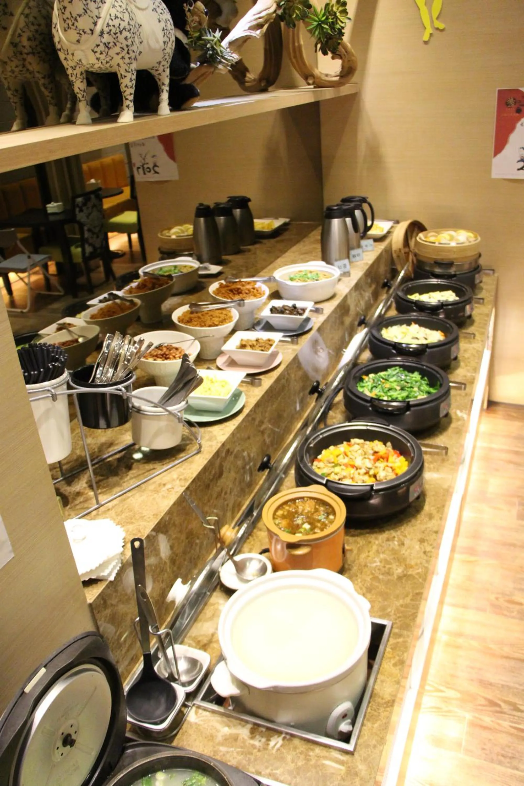 Restaurant/places to eat in Feng Cai Motel