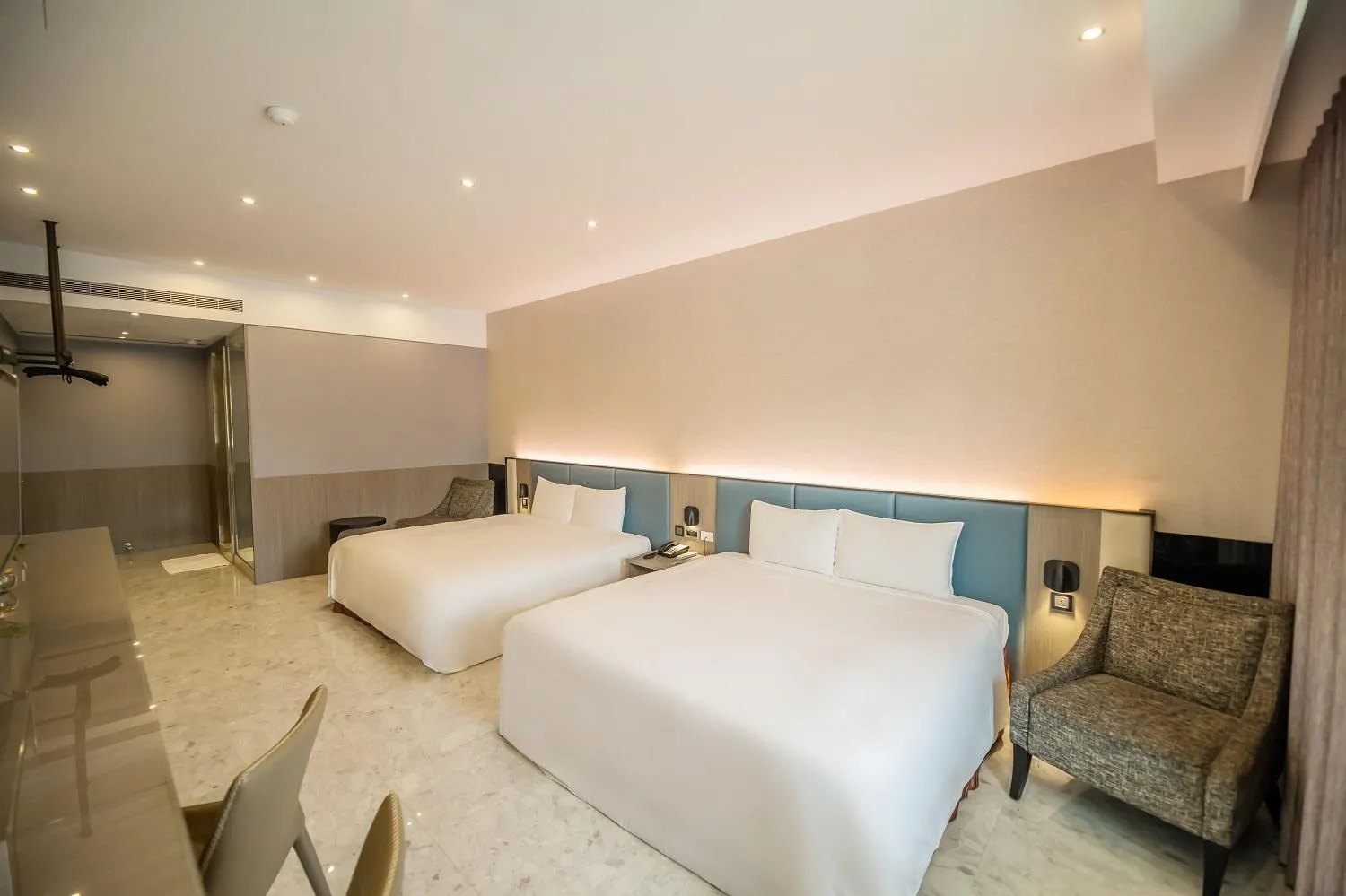 Photo of the whole room, Bed in Region Motel