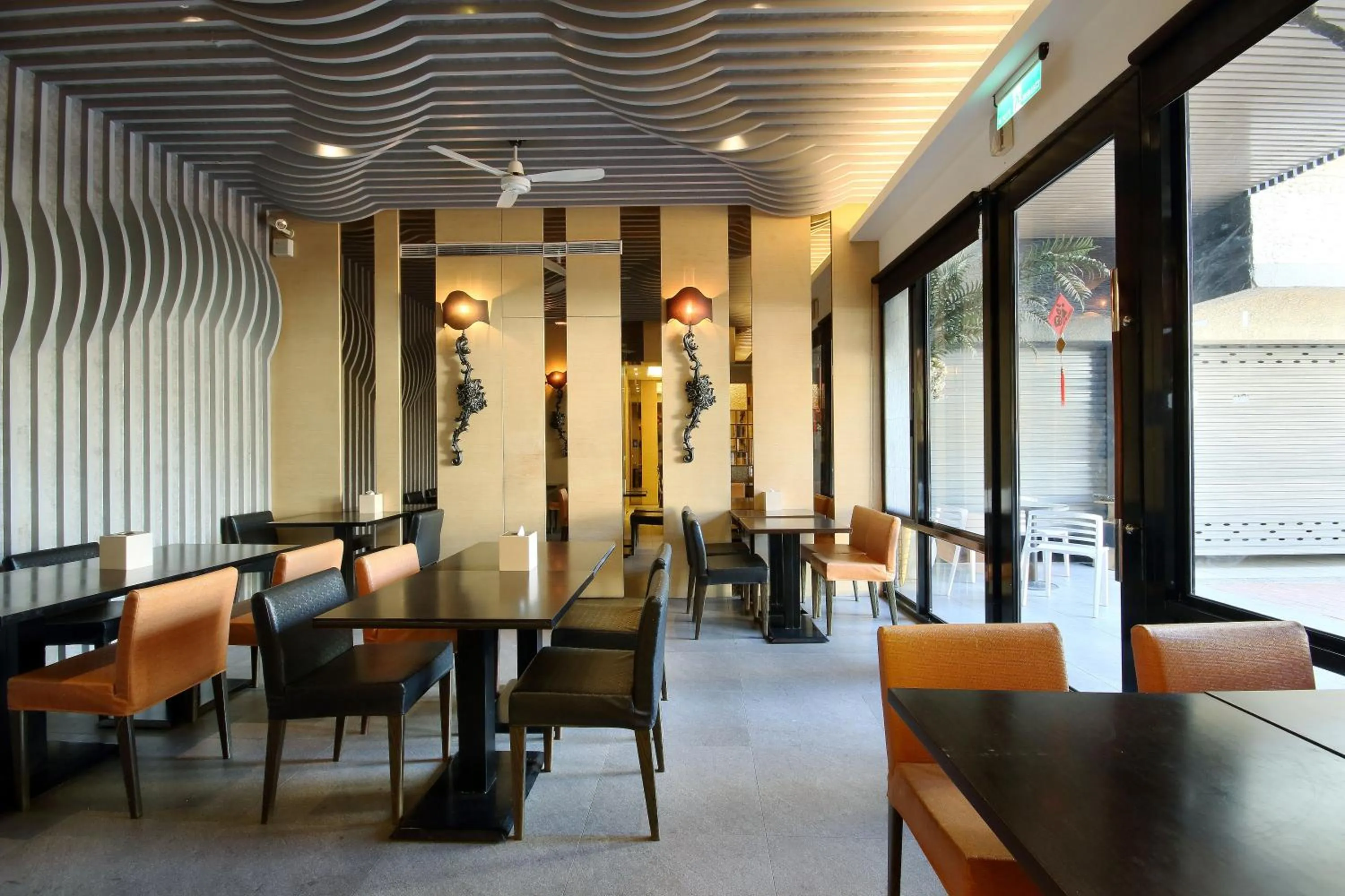 Restaurant/places to eat in Region Motel