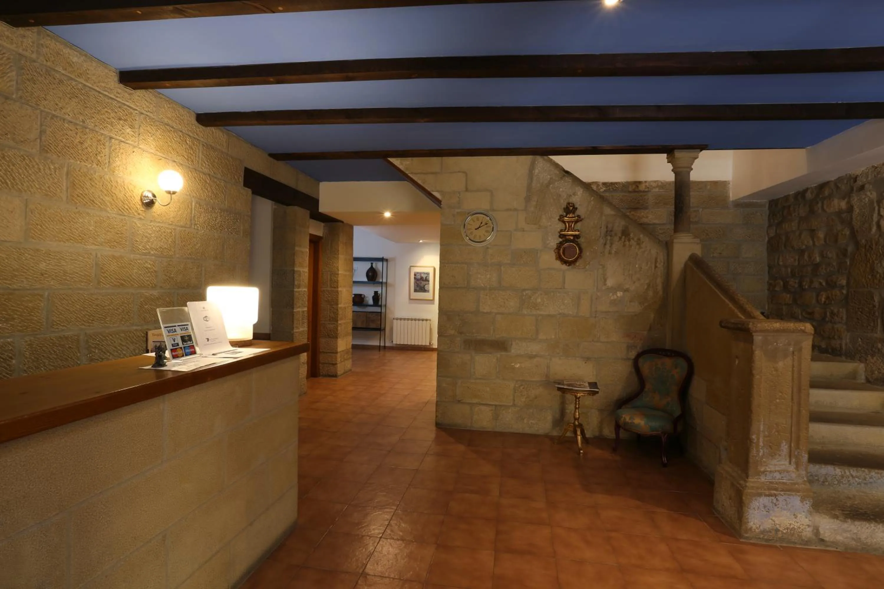 Lobby or reception in Hospedería Sádaba