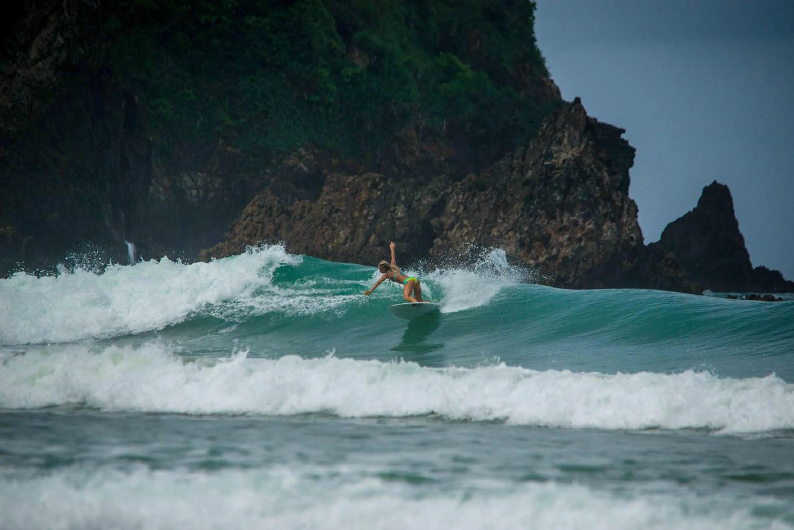 Beach in Mojosurf Camp Red Island