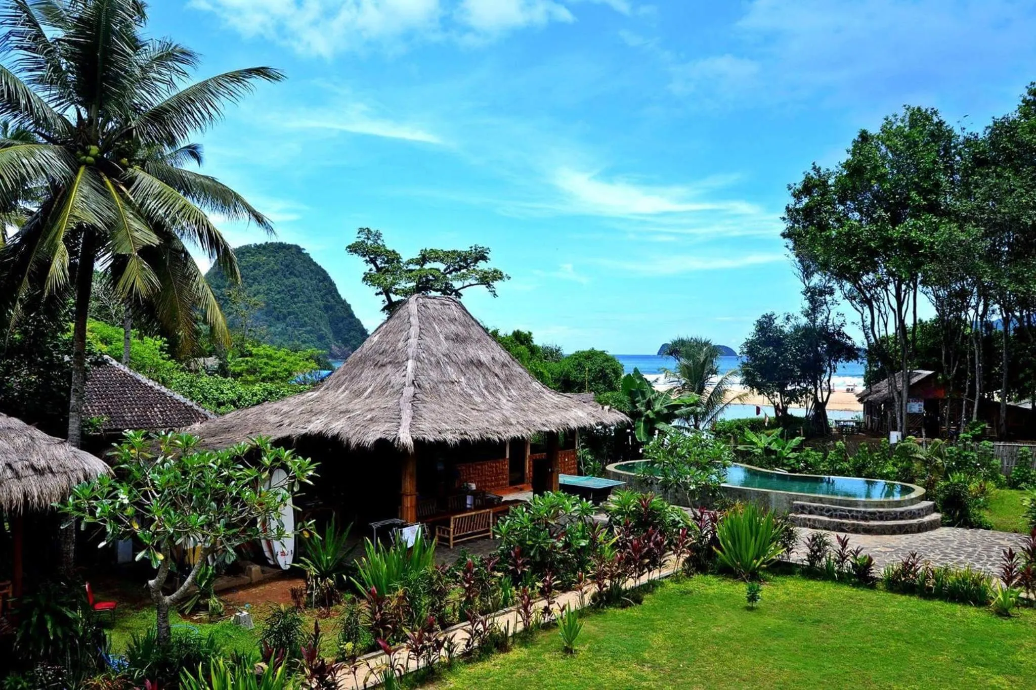 Bird's eye view in Mojosurf Camp Red Island
