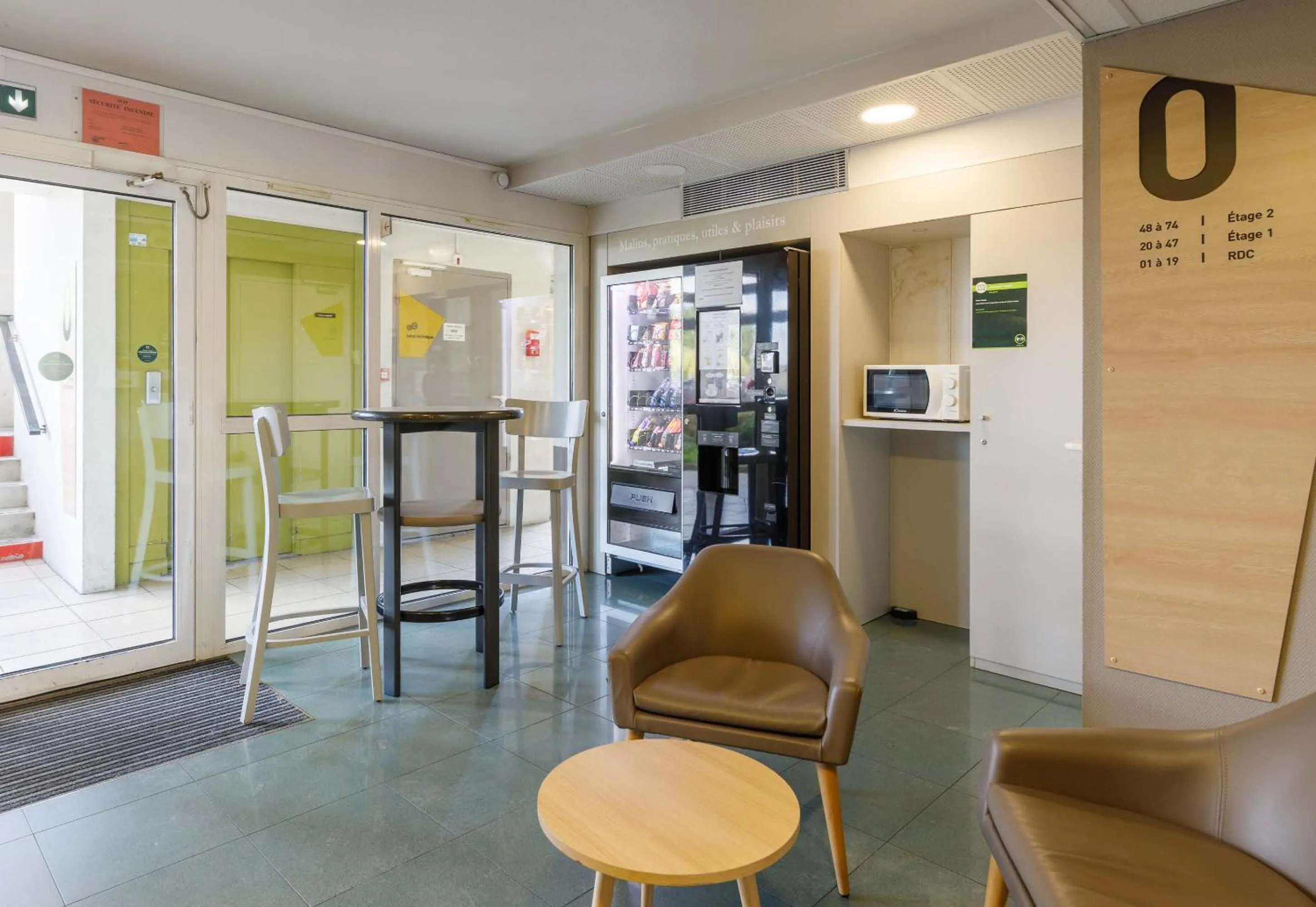 Lobby or reception in B&B HOTEL Moulins