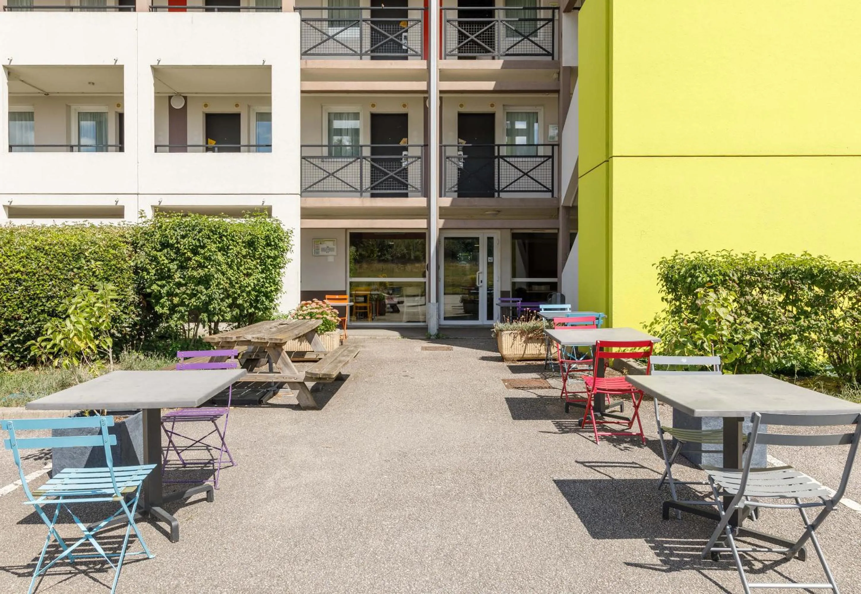 Patio in B&B HOTEL Moulins
