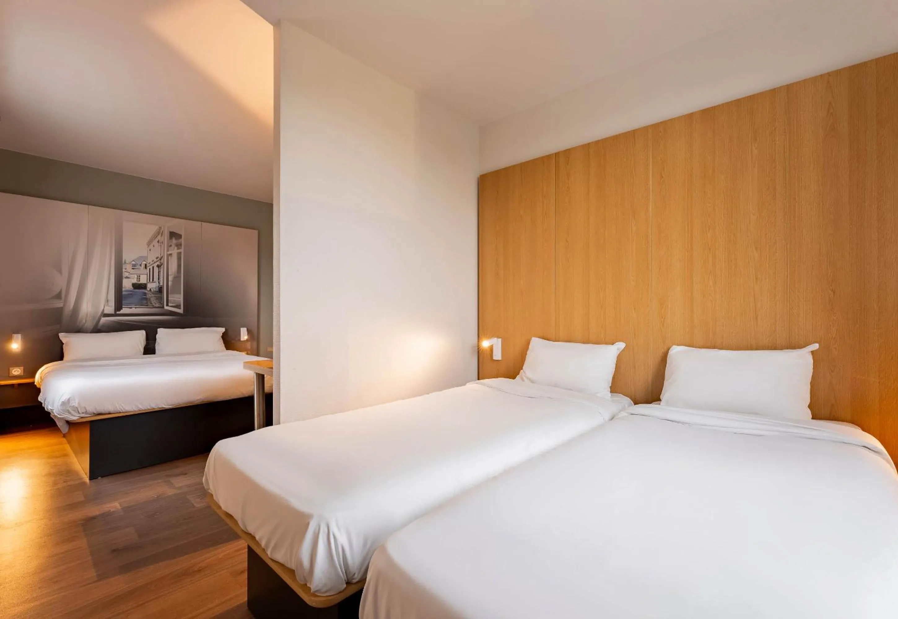 Bedroom, Bed in B&B HOTEL Valenciennes Marly