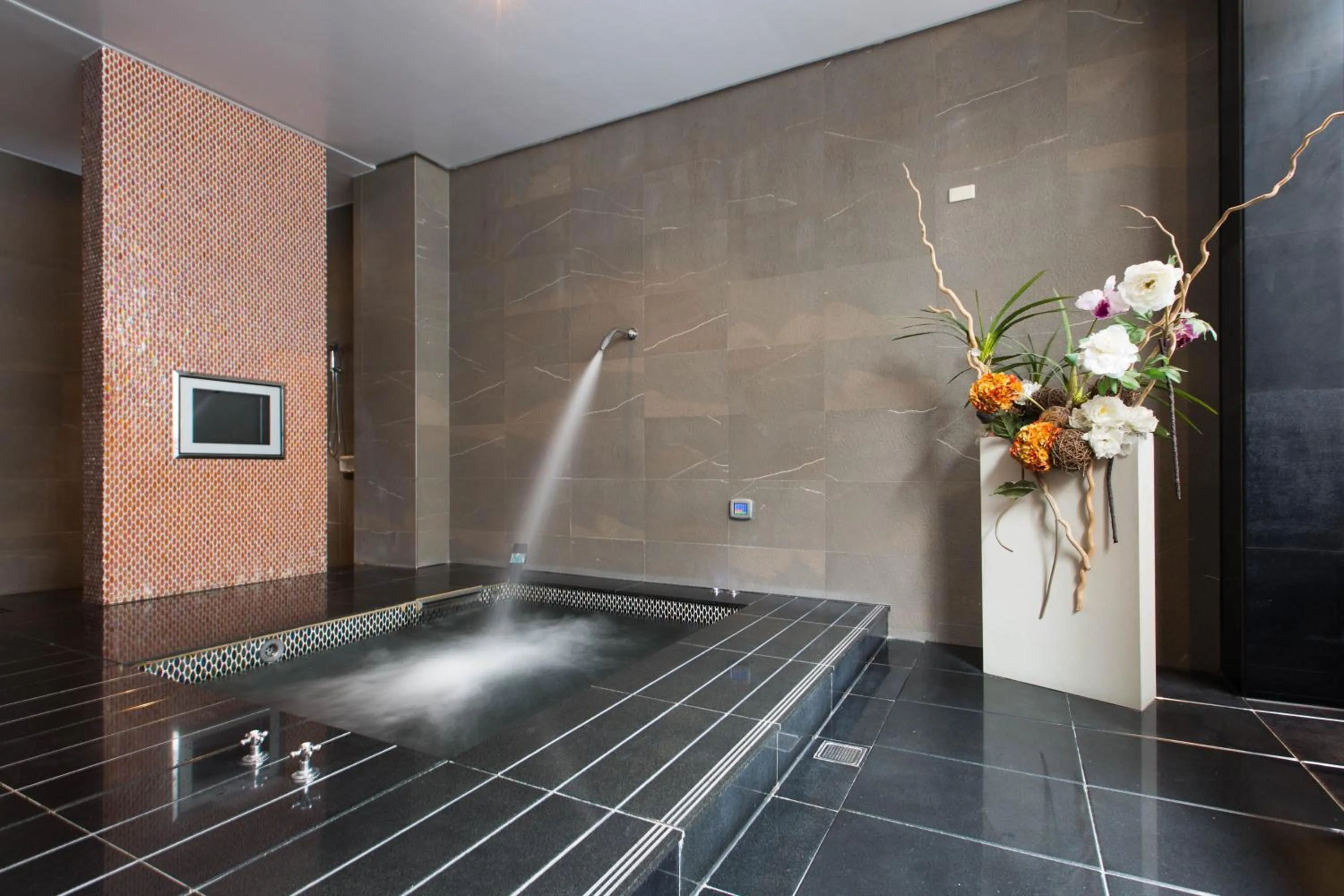 Bathroom in Ease Motel