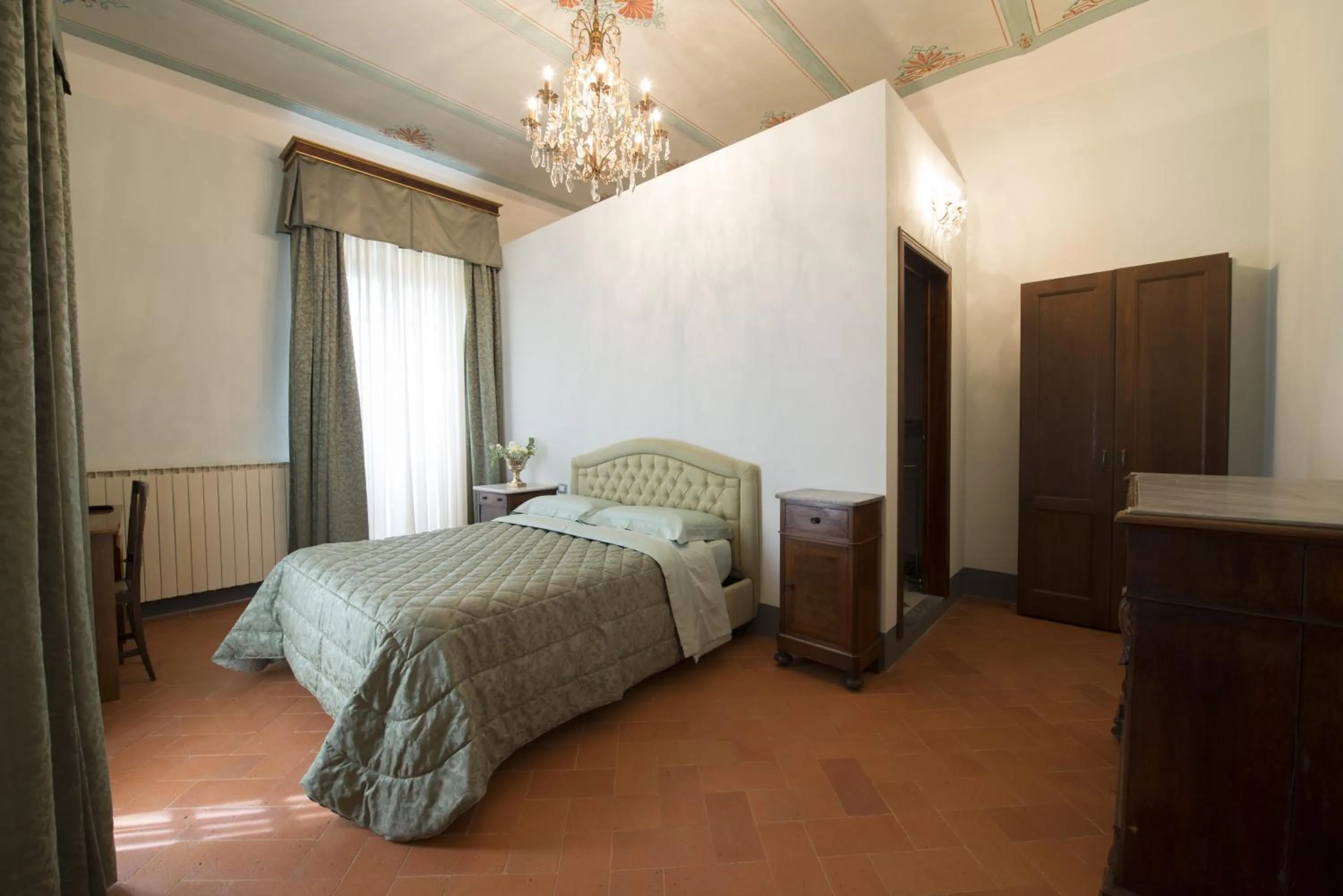 Photo of the whole room, Bed in Relais Villa Scarfantoni B&B