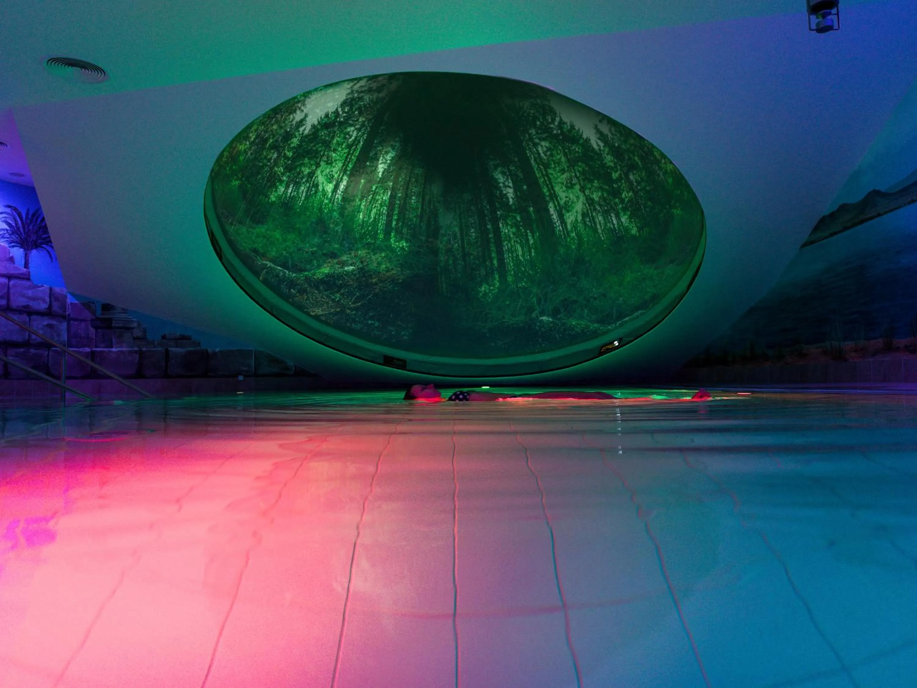 Hot Spring Bath in Siebenquell® GesundZeitResort