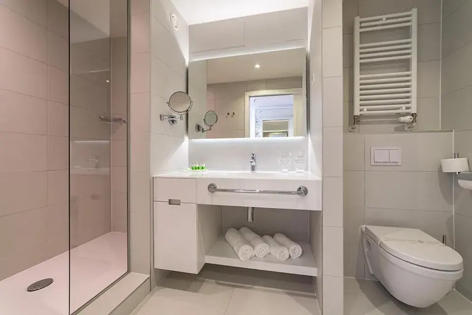 Double or Twin Room with Extra Bed - Courtyard View in Amadria Park Beach Hotel Jure Double or Twin Room with Extra Bed - Courtyard View in Amadria Park Beach Hotel Jure