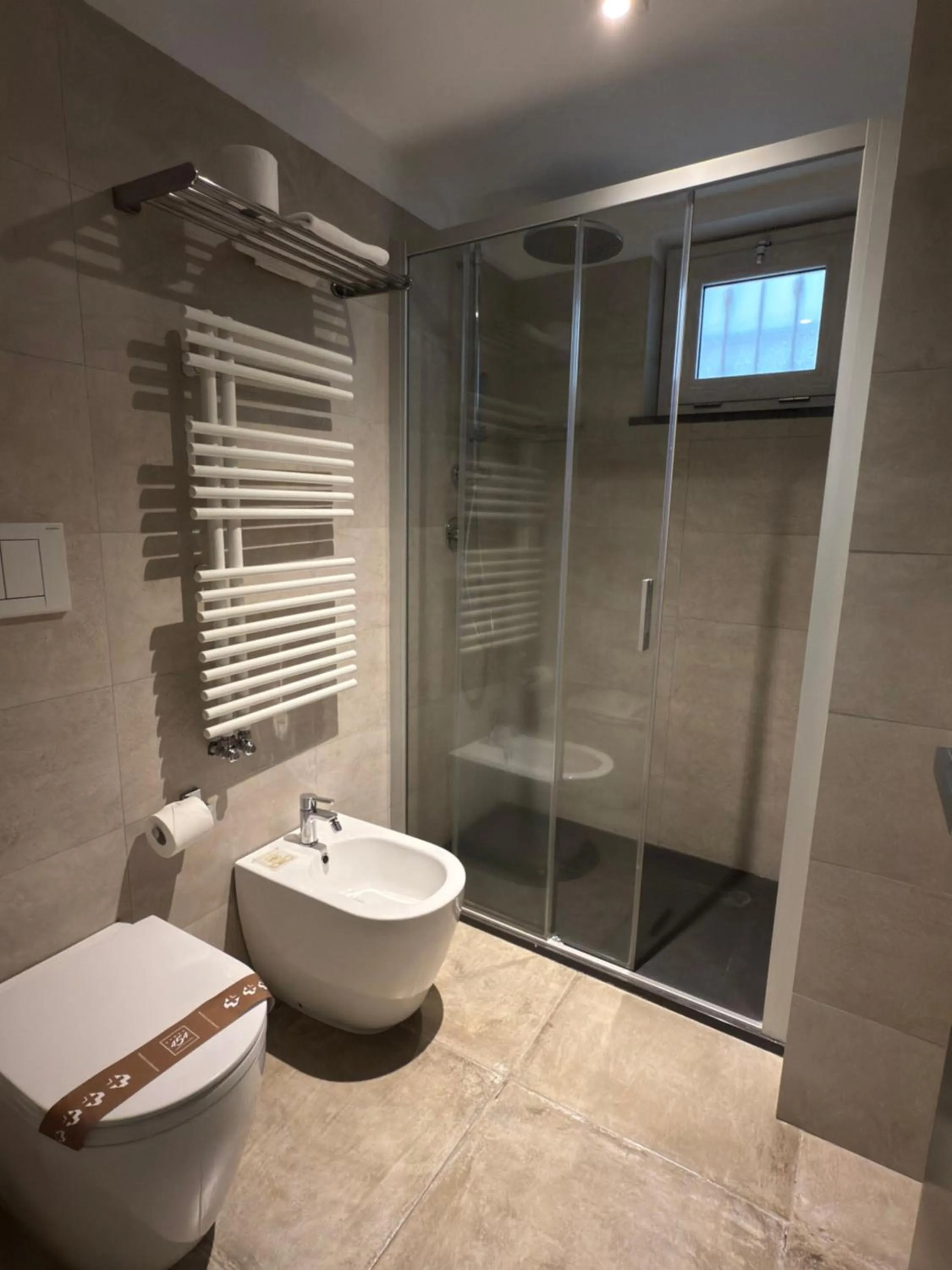 Shower in ETNEA 454 Catania Luxury Rooms