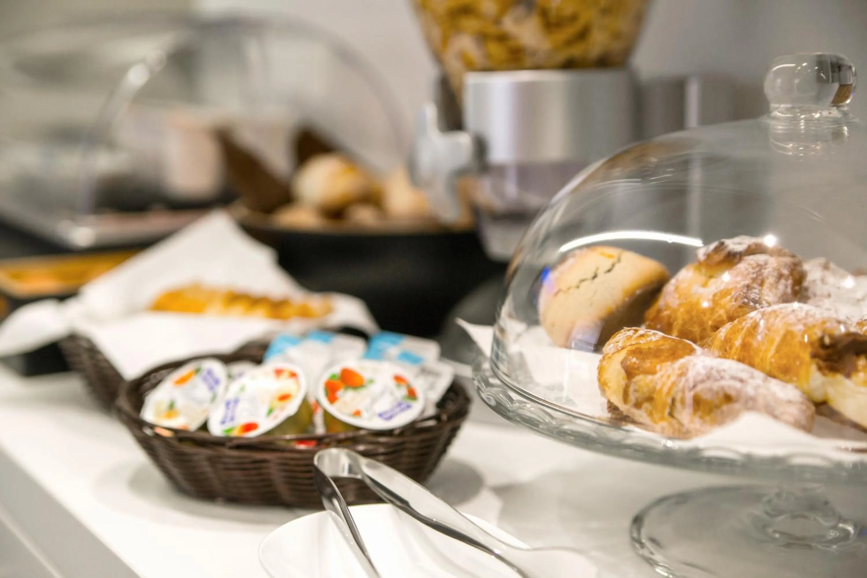 Restaurant/places to eat in ETNEA 454 Catania Luxury Rooms