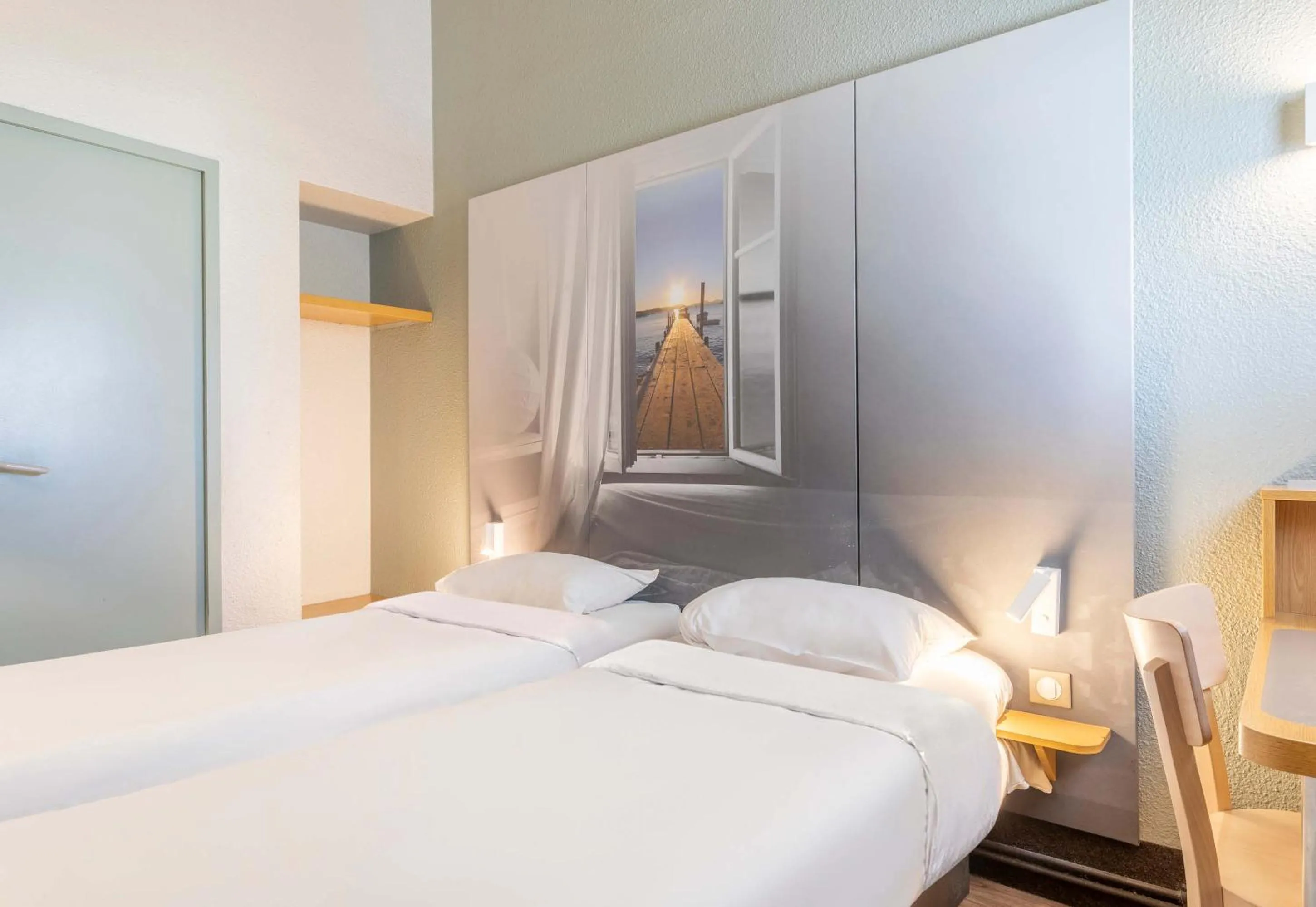 Bed in B&B HOTEL Toulon La Seyne sur Mer