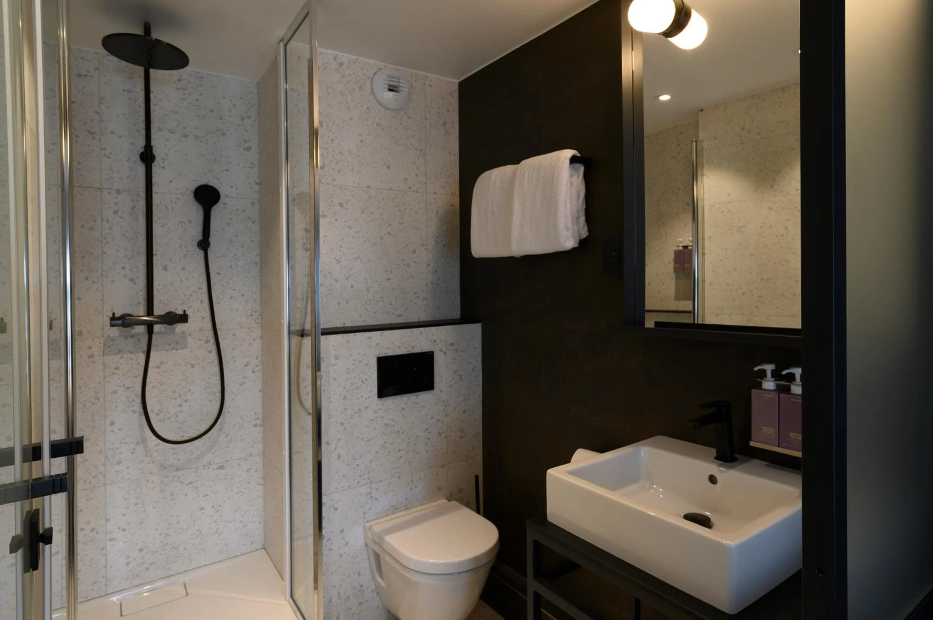 Shower in TRIBE Paris Batignolles