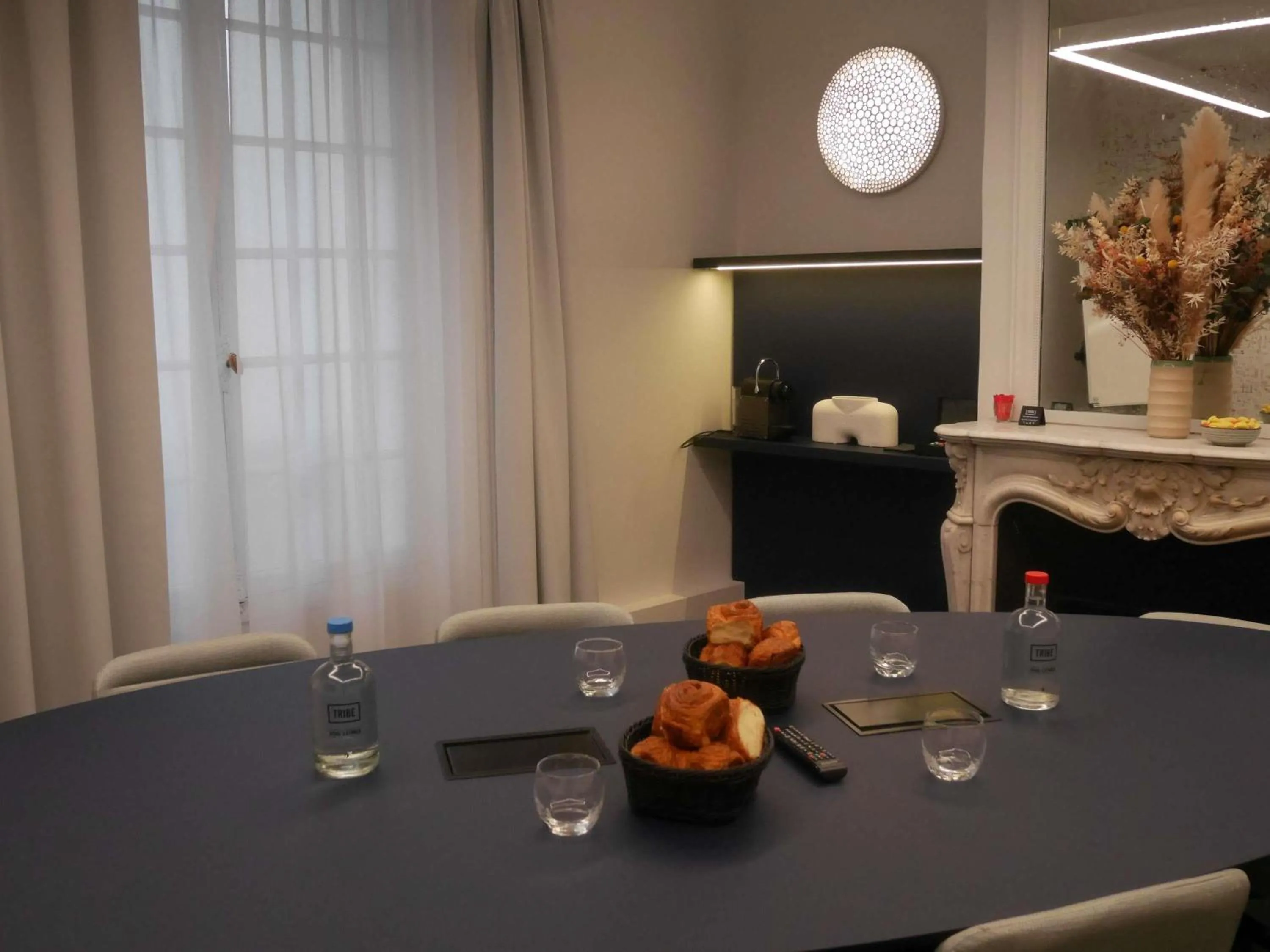 Meeting/conference room in TRIBE Paris Batignolles