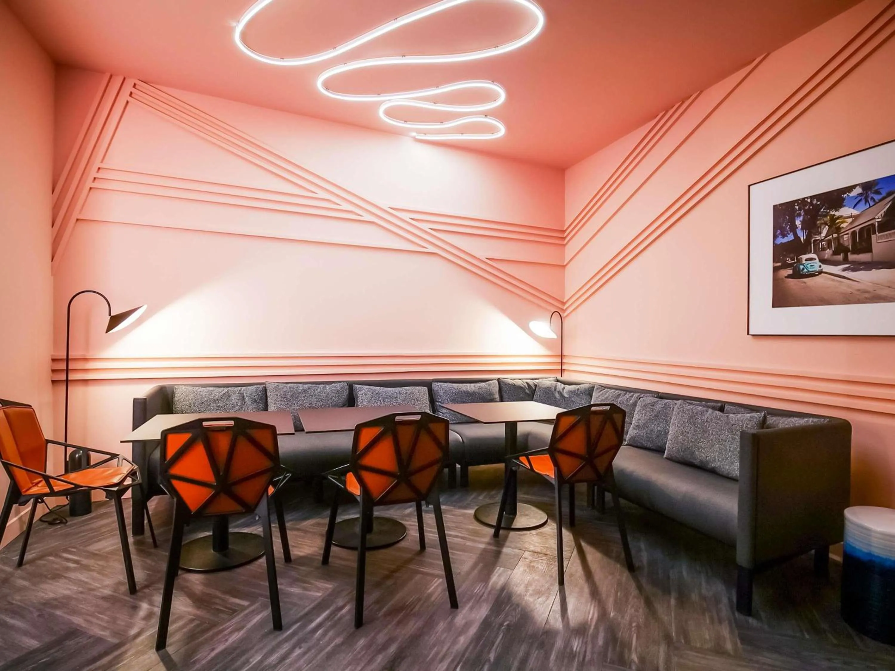 Meeting/conference room in TRIBE Paris Batignolles