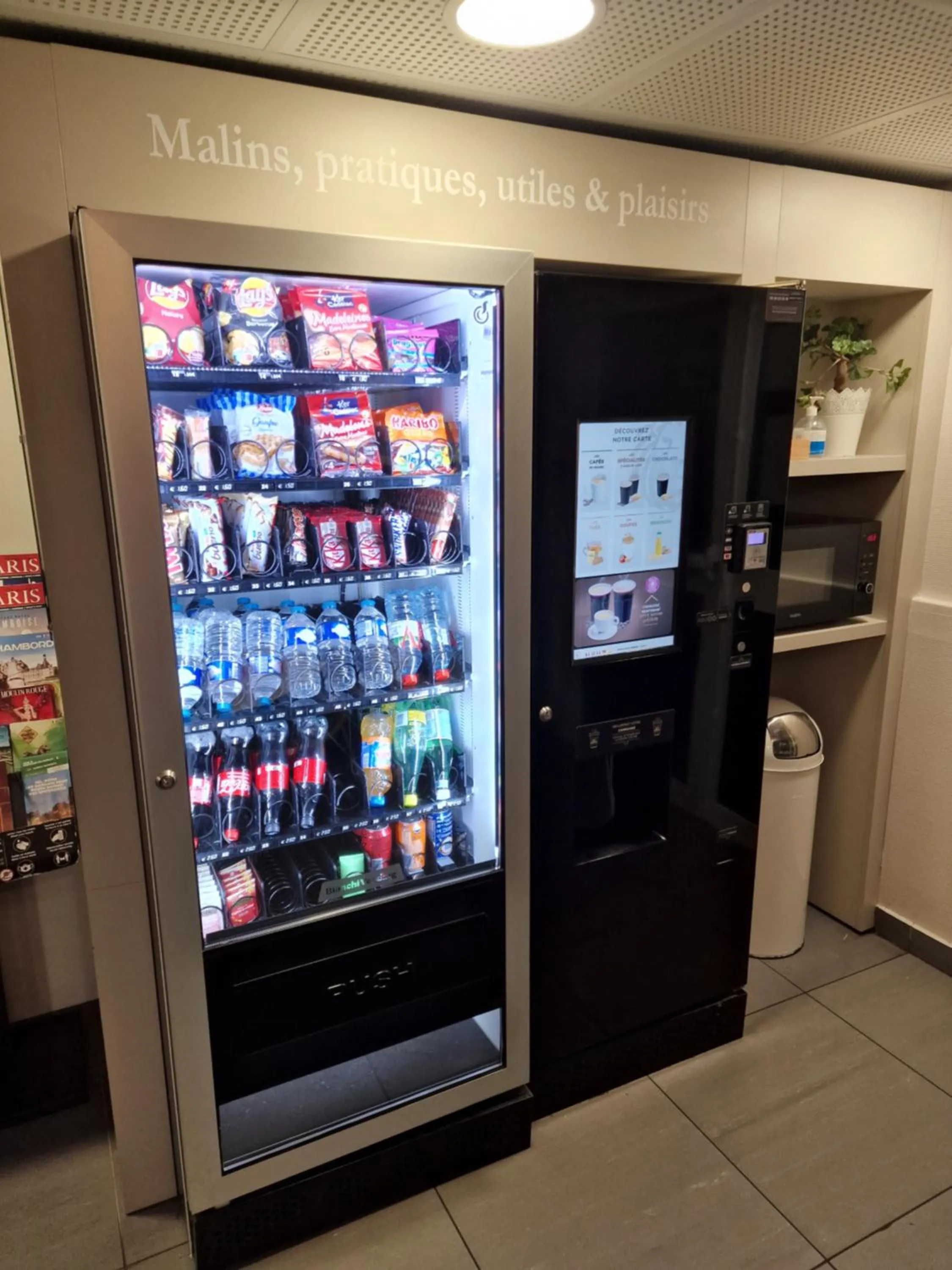 vending machine in B&B HOTEL Corbeil-Essonnes