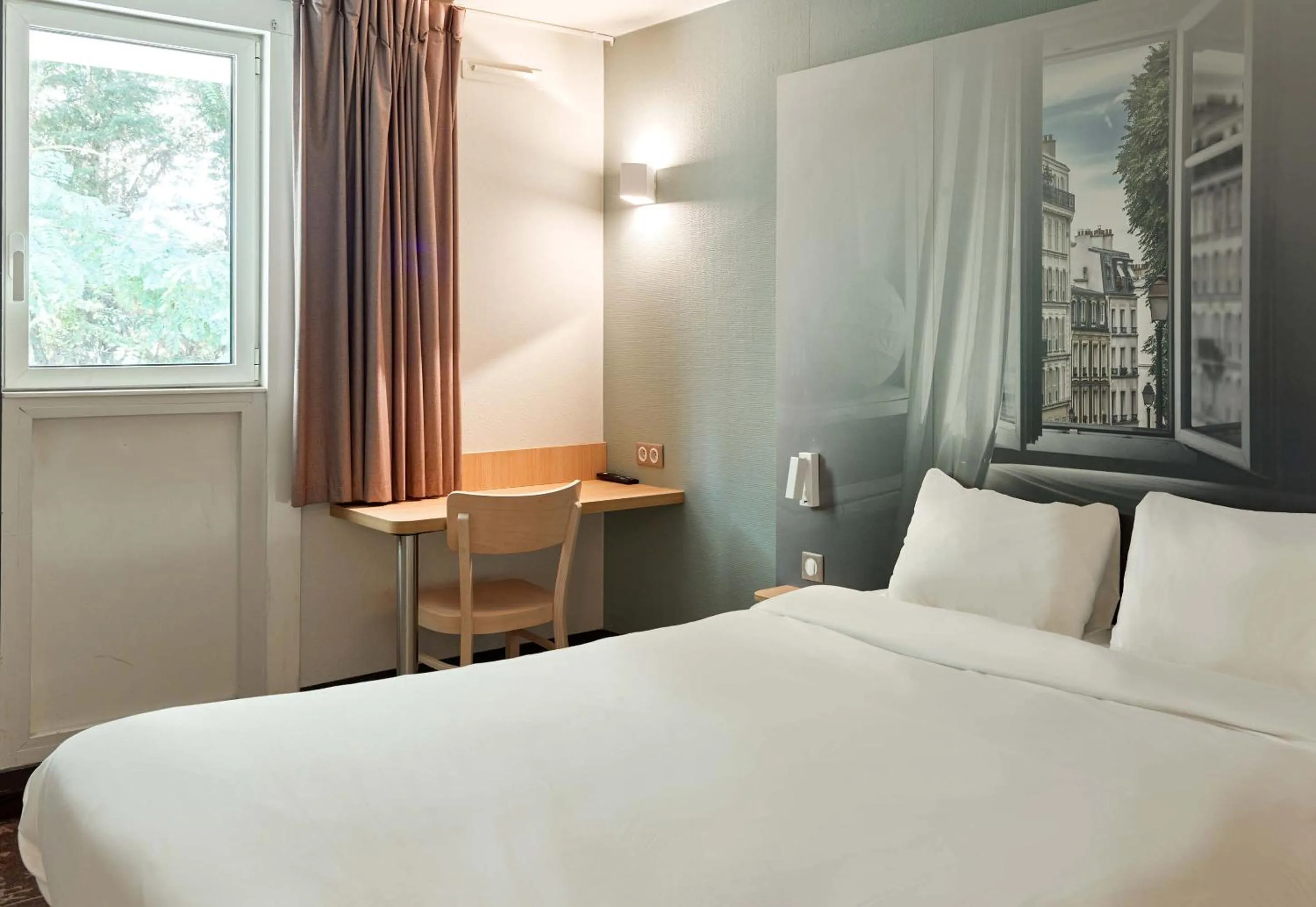 Bedroom, Bed in B&B HOTEL Corbeil-Essonnes