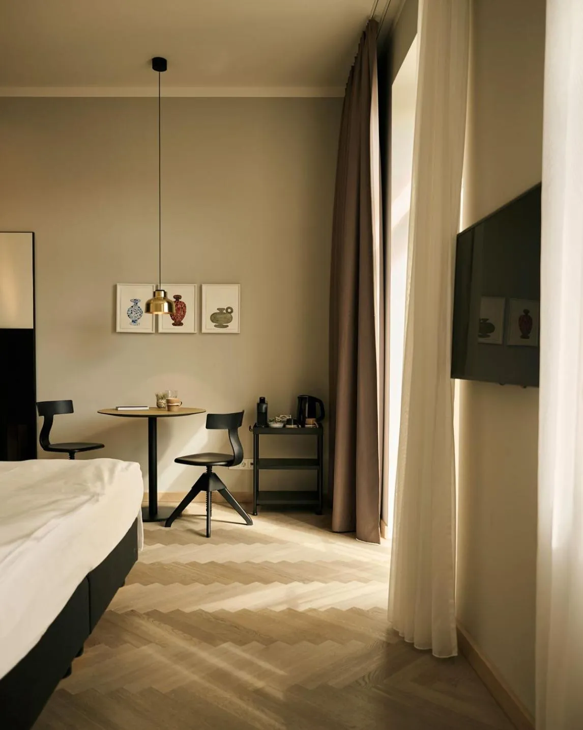 Bed in Melter Hotel & Apartments - a Neighborhood Hotel