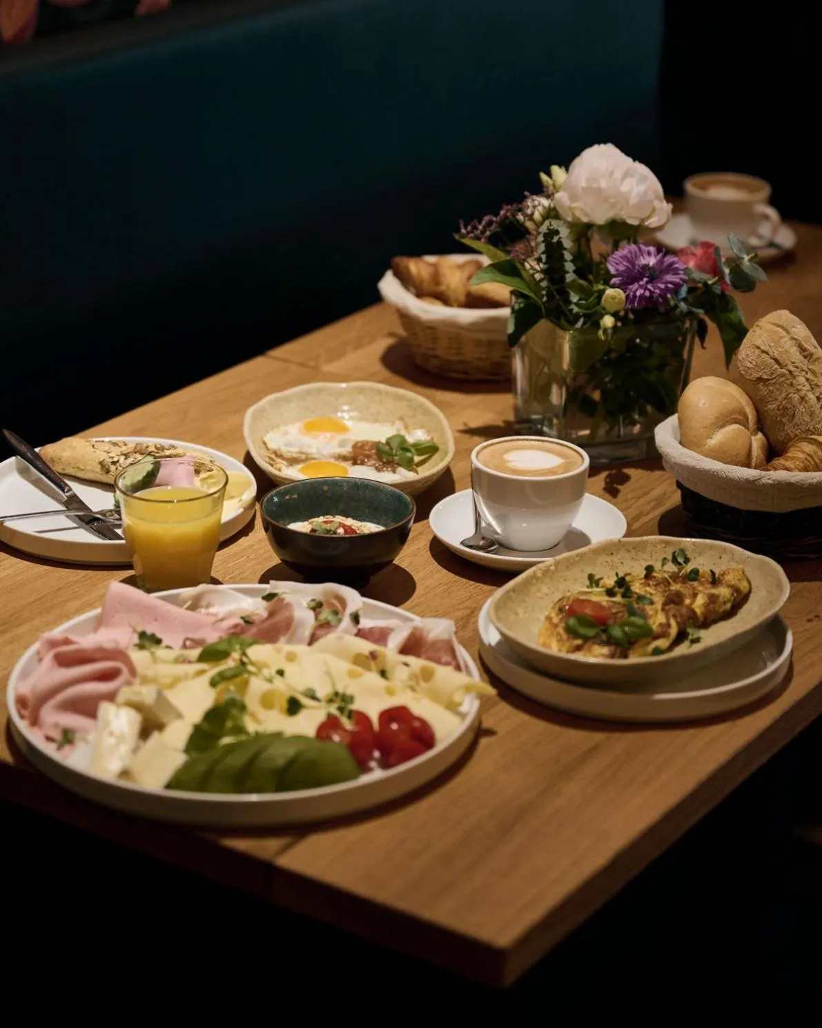 Restaurant/places to eat in Melter Hotel & Apartments - a Neighborhood Hotel