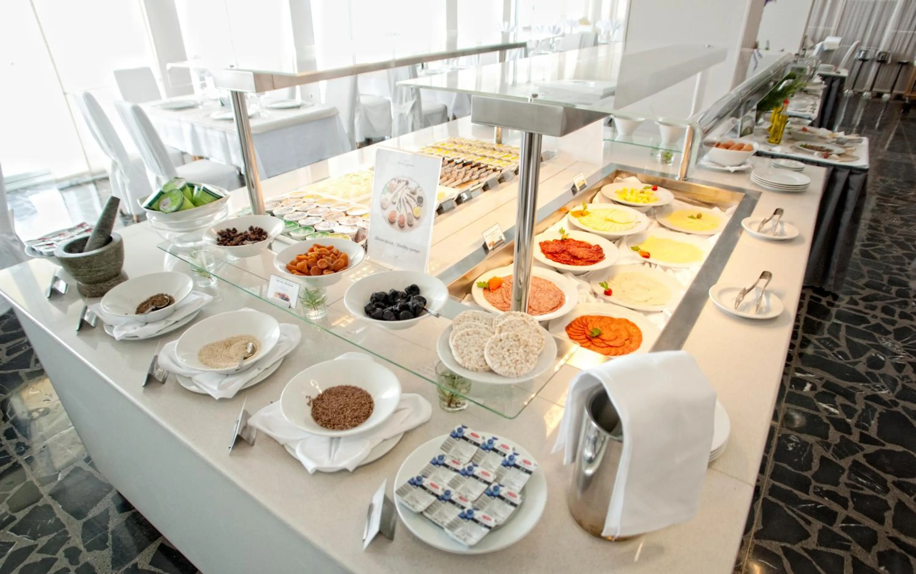 Restaurant/places to eat in Hotel Jadran