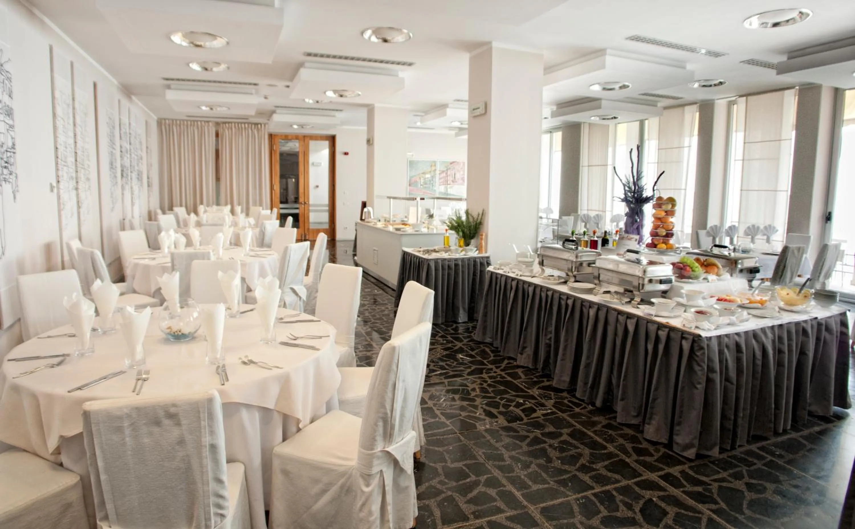 Restaurant/places to eat in Hotel Jadran