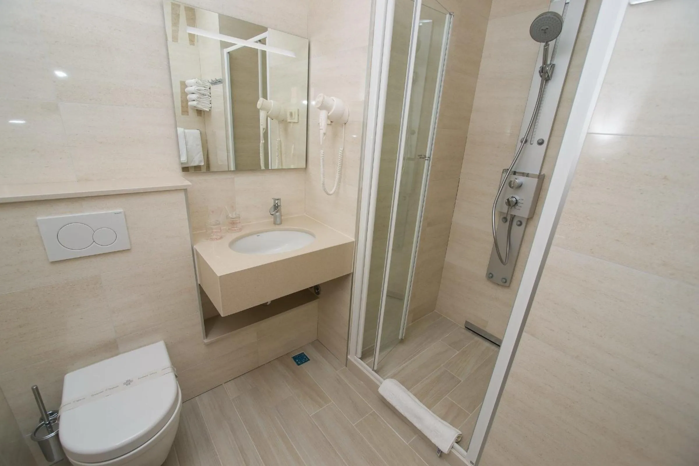 Shower in Hotel Biokovo