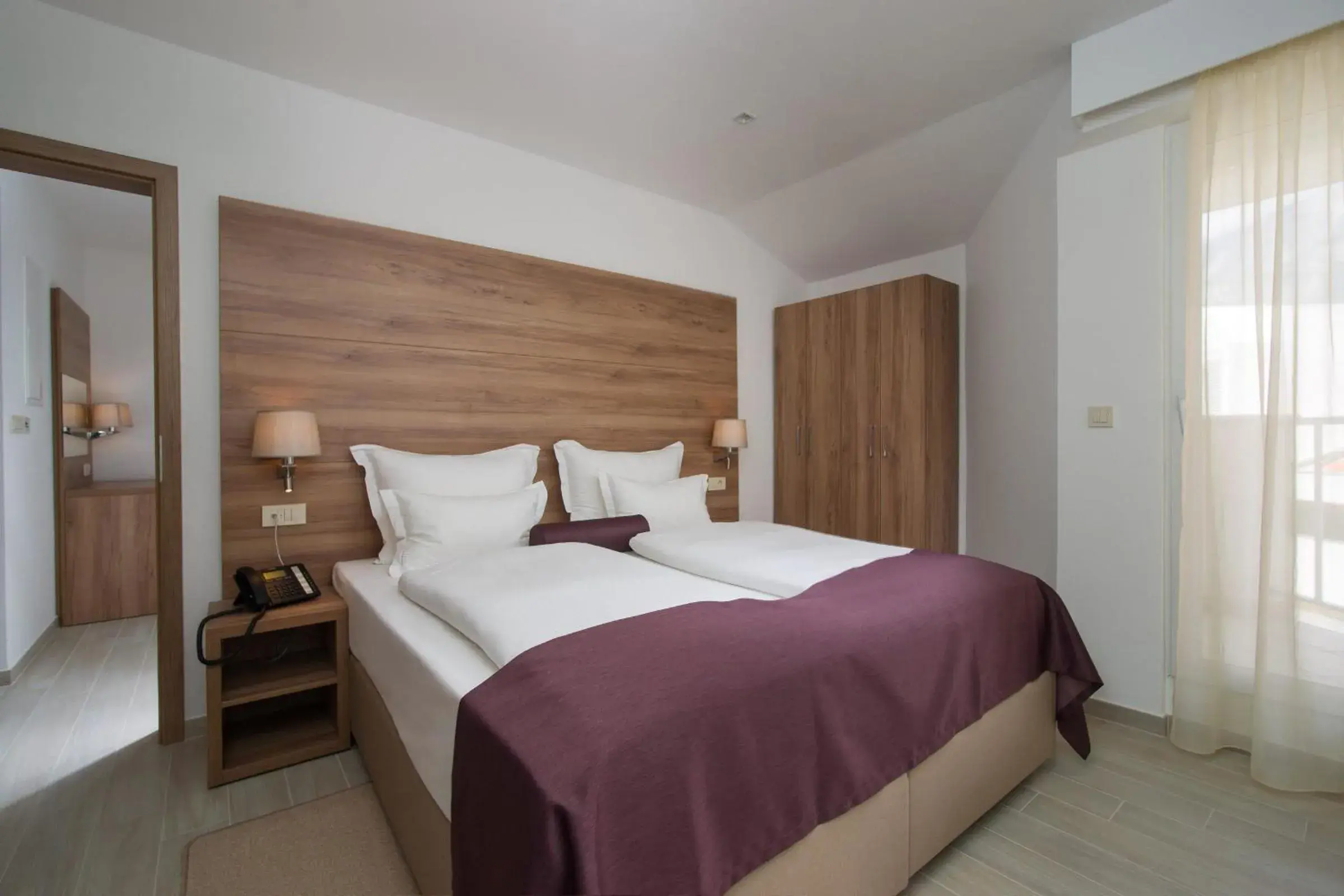 One-Bedroom Suite with Balcony in Hotel Biokovo One-Bedroom Suite with Balcony in Hotel Biokovo