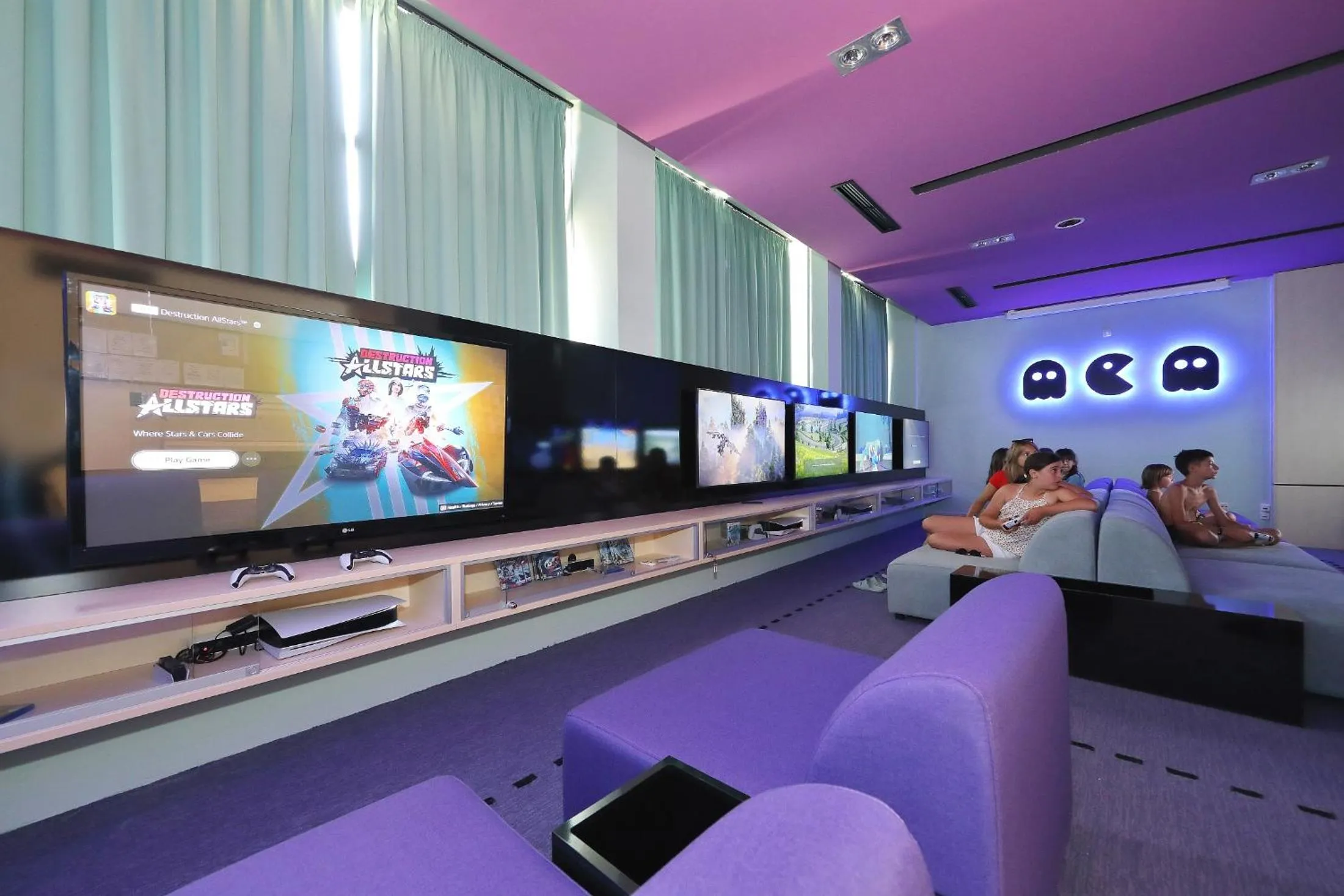 Game Room in Ilirija Resort Hotel Adriatic