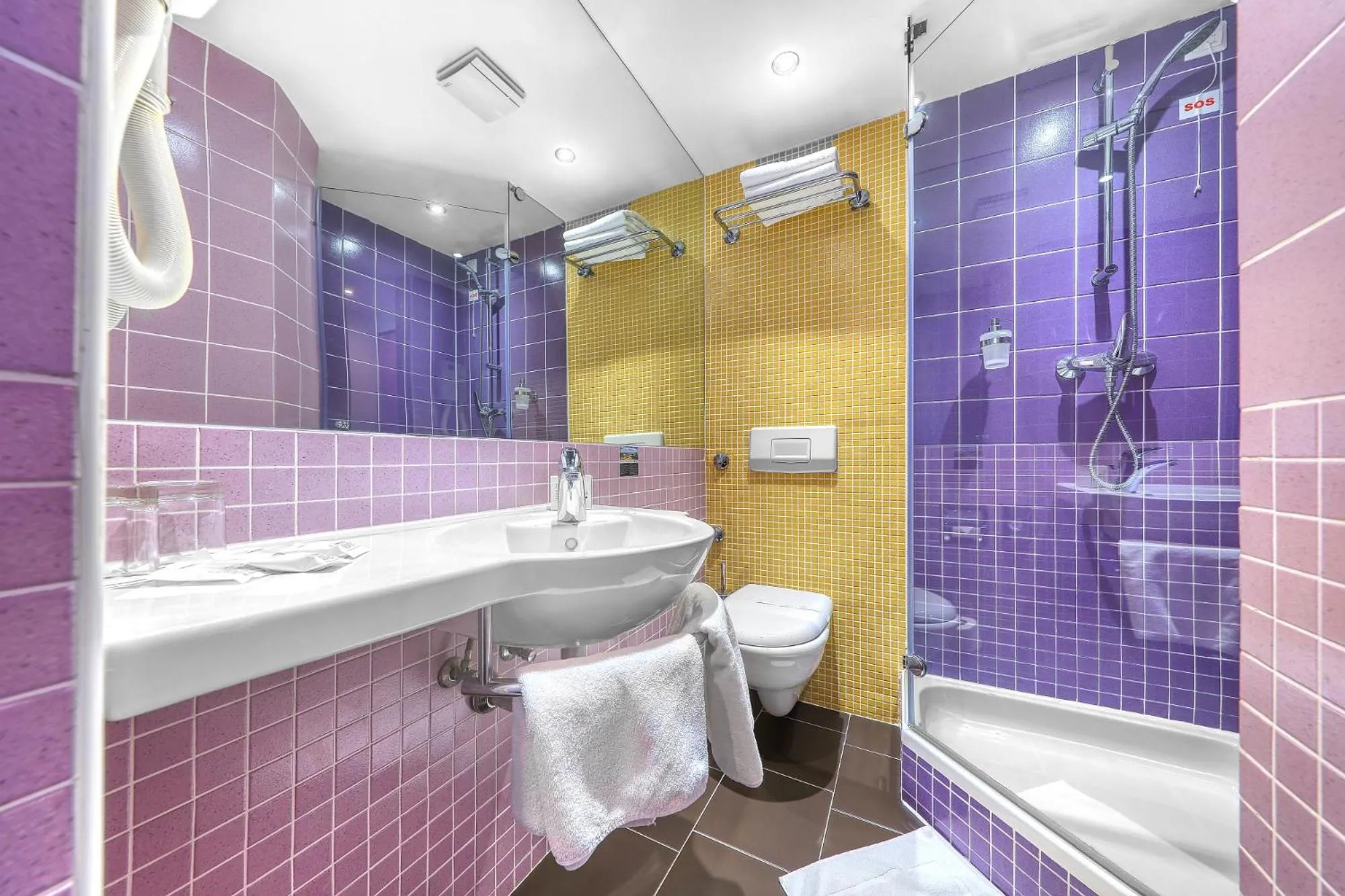 Shower in Ilirija Resort Hotel Adriatic