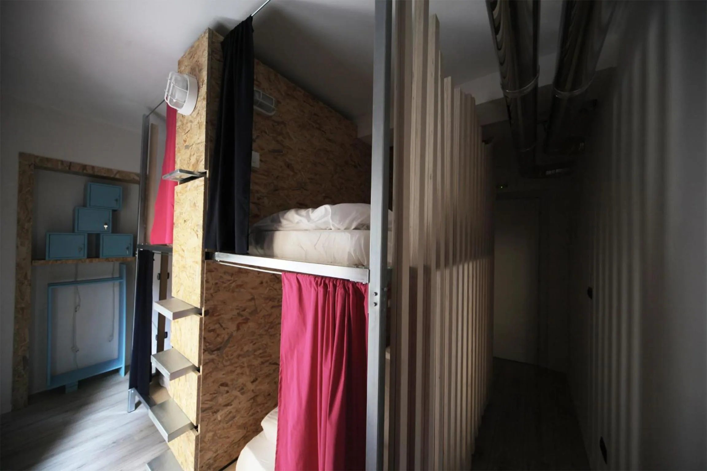 Photo of the whole room, Bed in Dopa Hostel