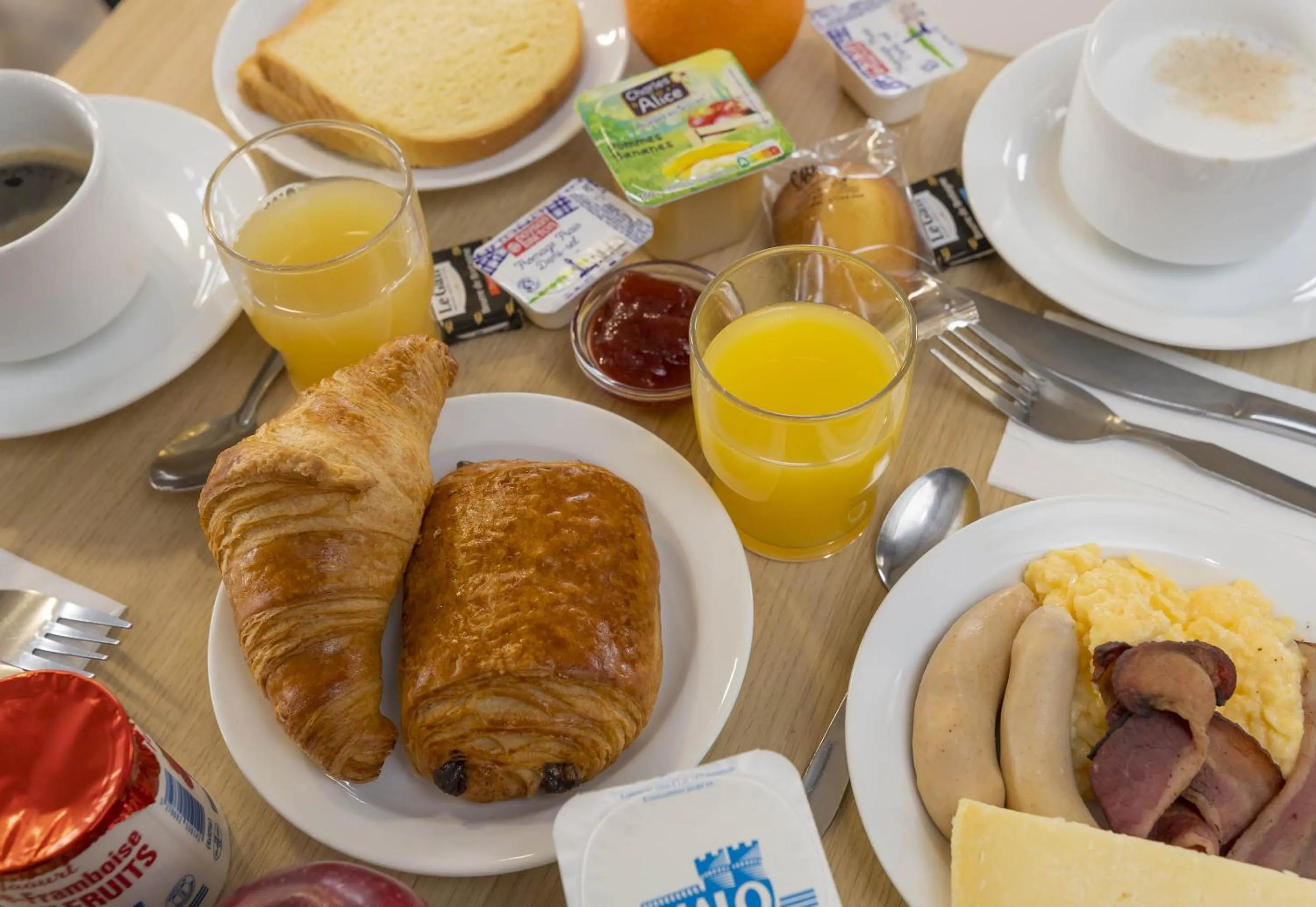 Breakfast in B&B HOTEL Auxerre Monéteau