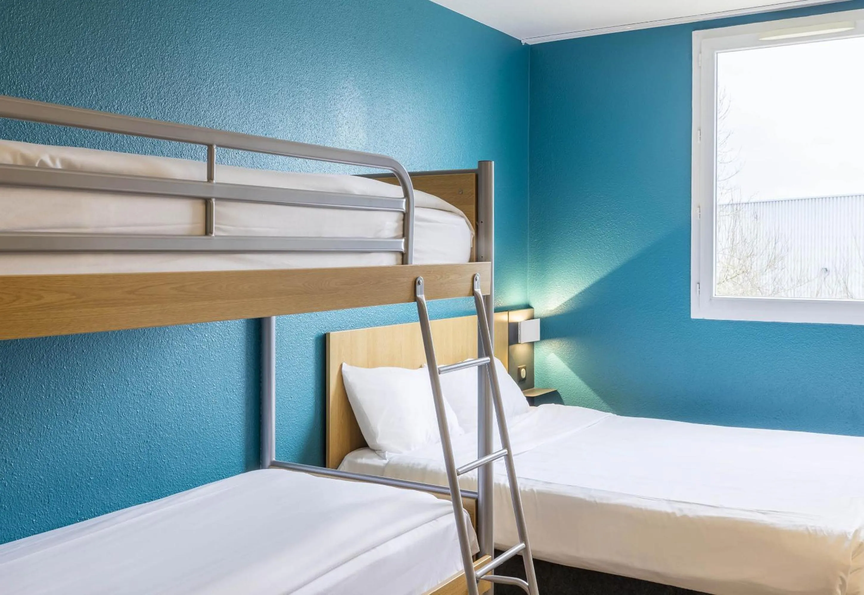 Bedroom, Bed in B&B HOTEL Auxerre Monéteau