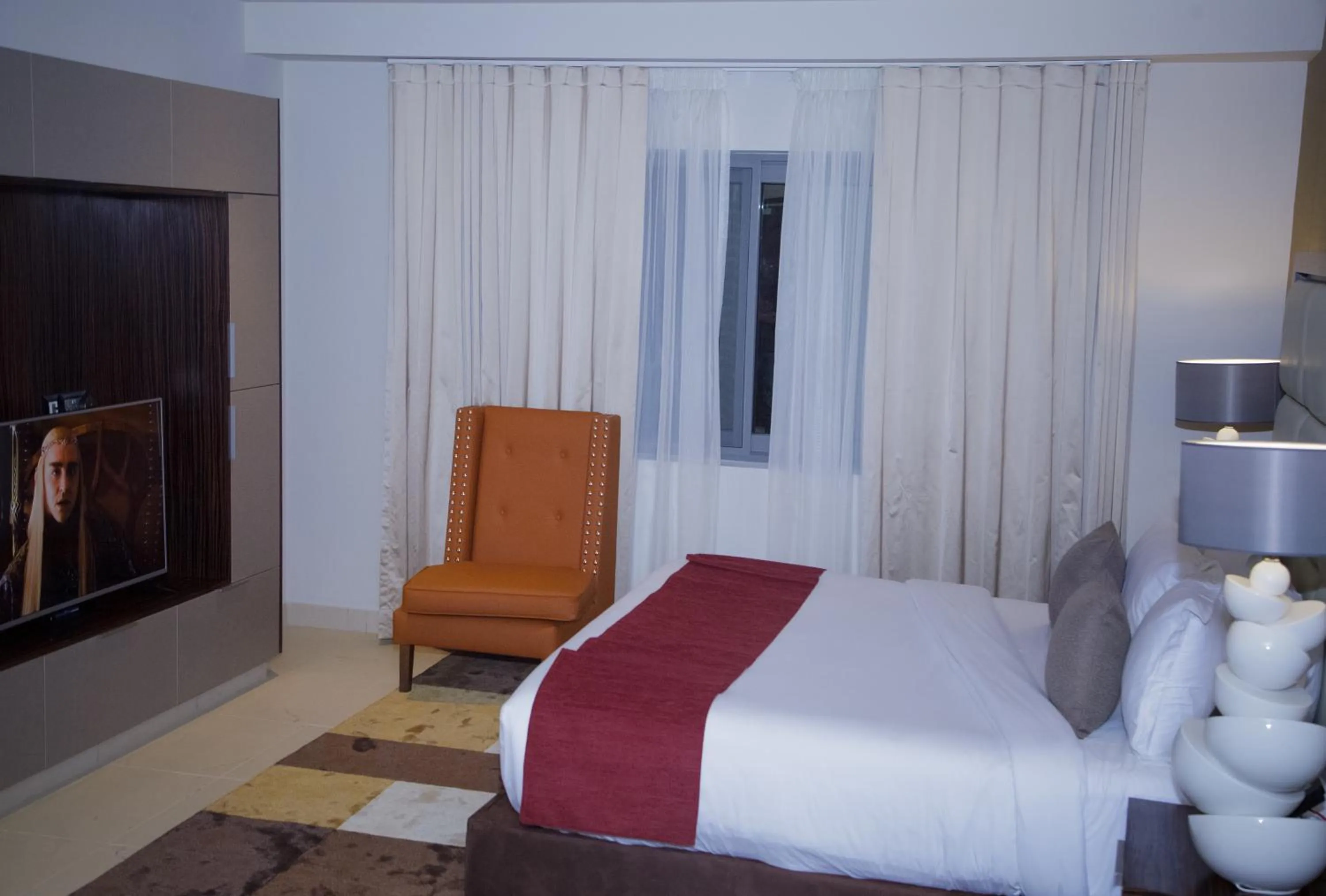 Bed in The Palms by Eagles