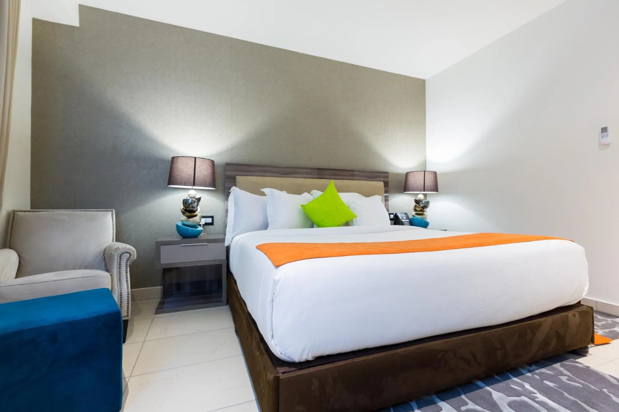 Bed in The Palms by Eagles