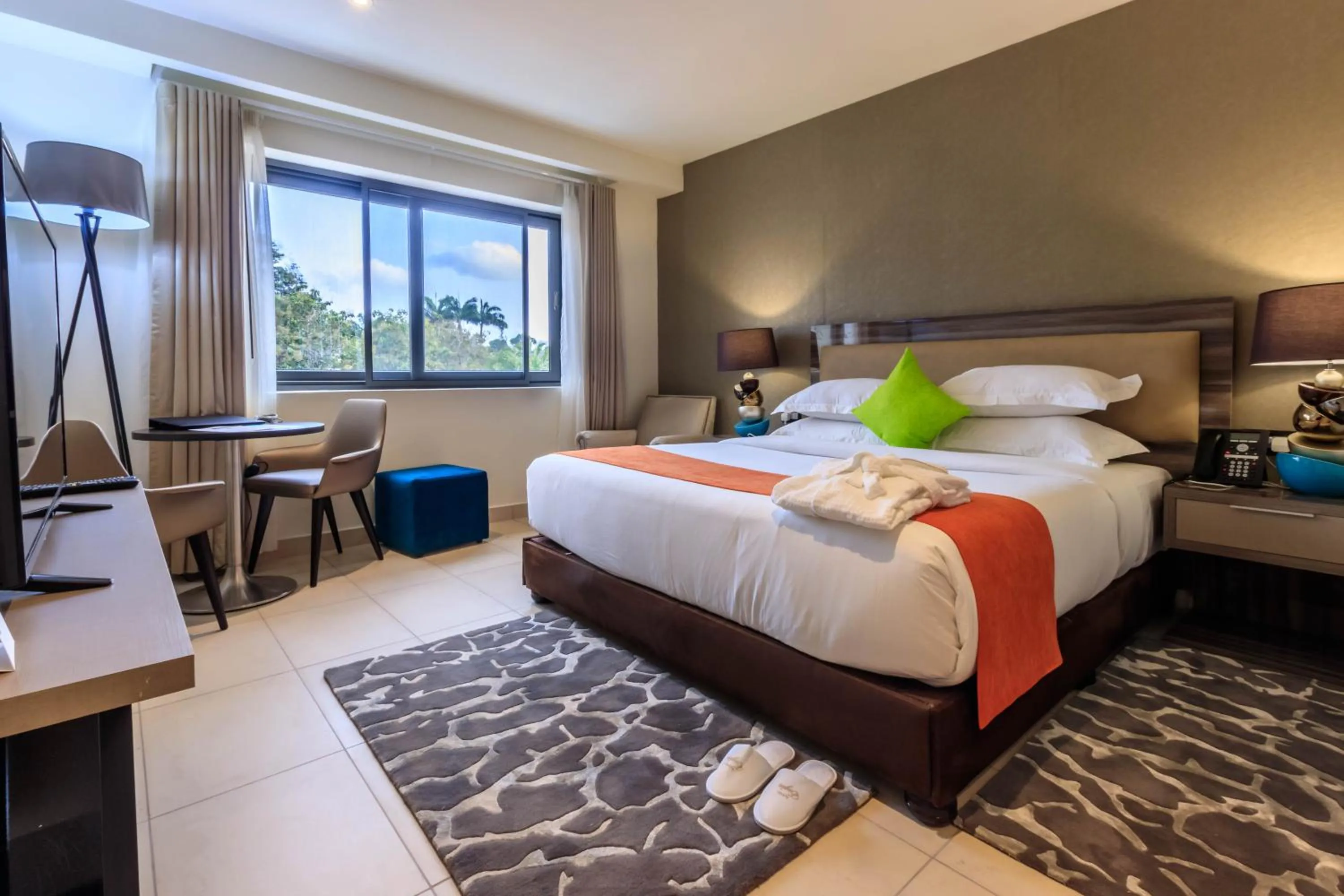 Bed in The Palms by Eagles