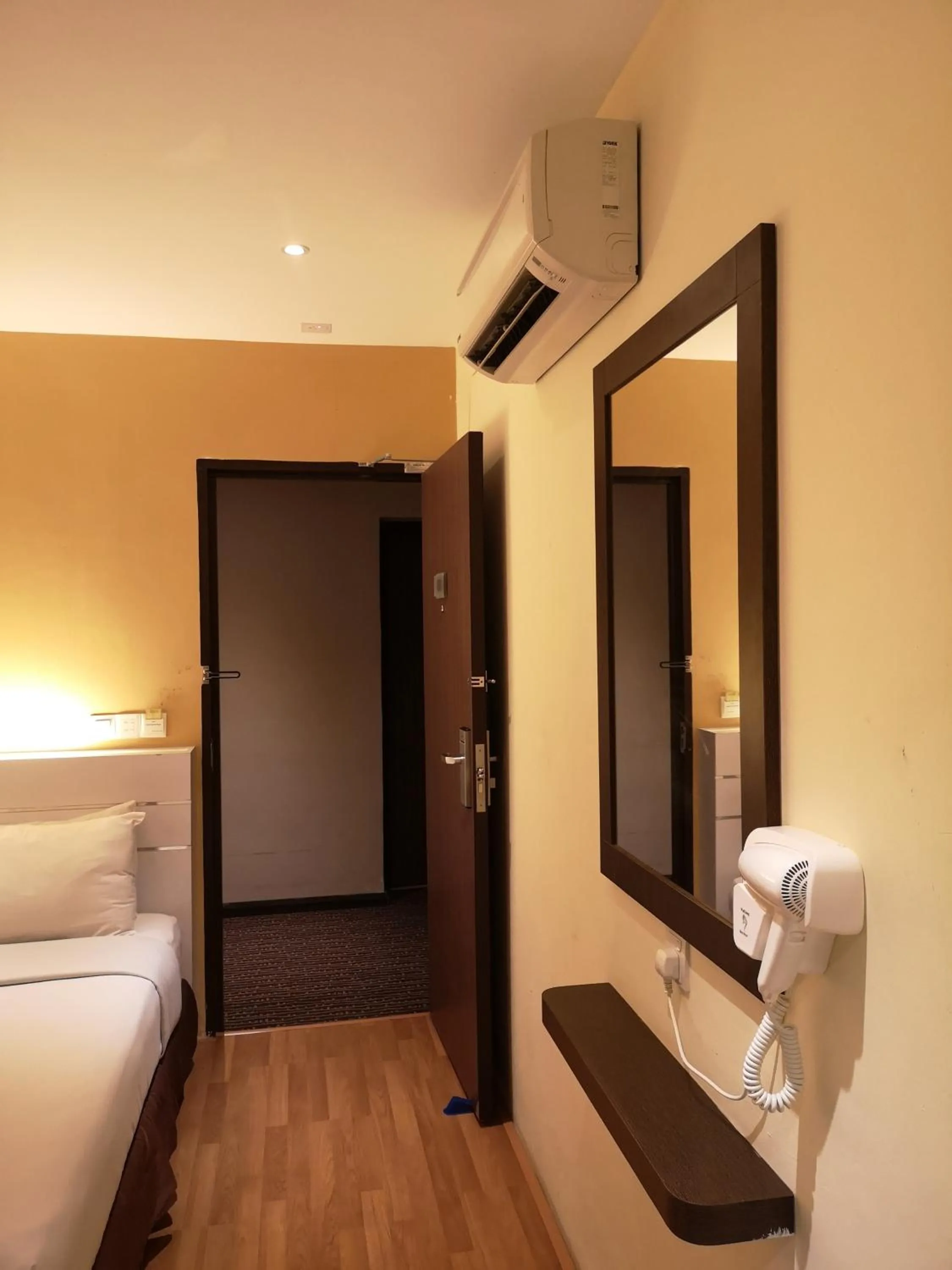 Bed in Seasons View Hotel