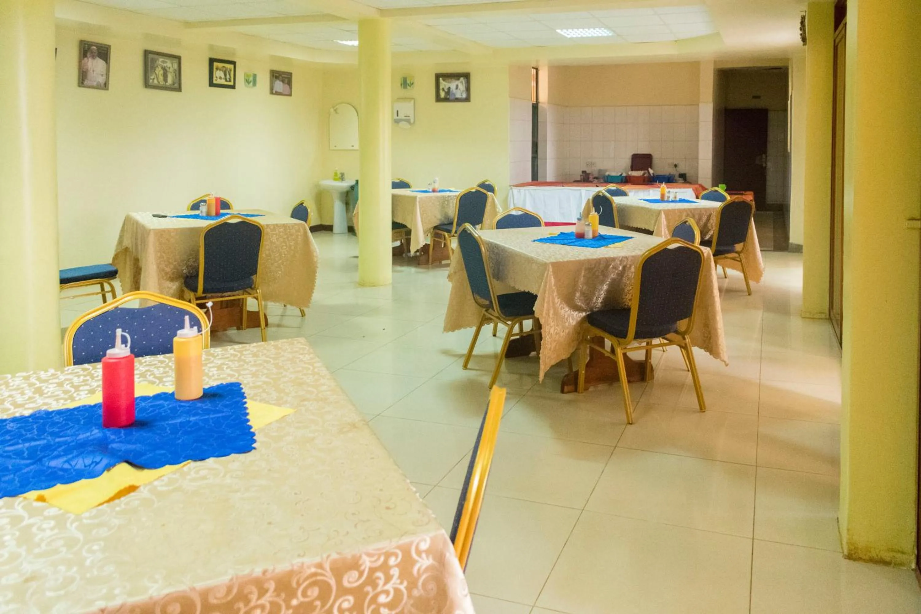 Restaurant/places to eat in Kayegi Hotel Mbale