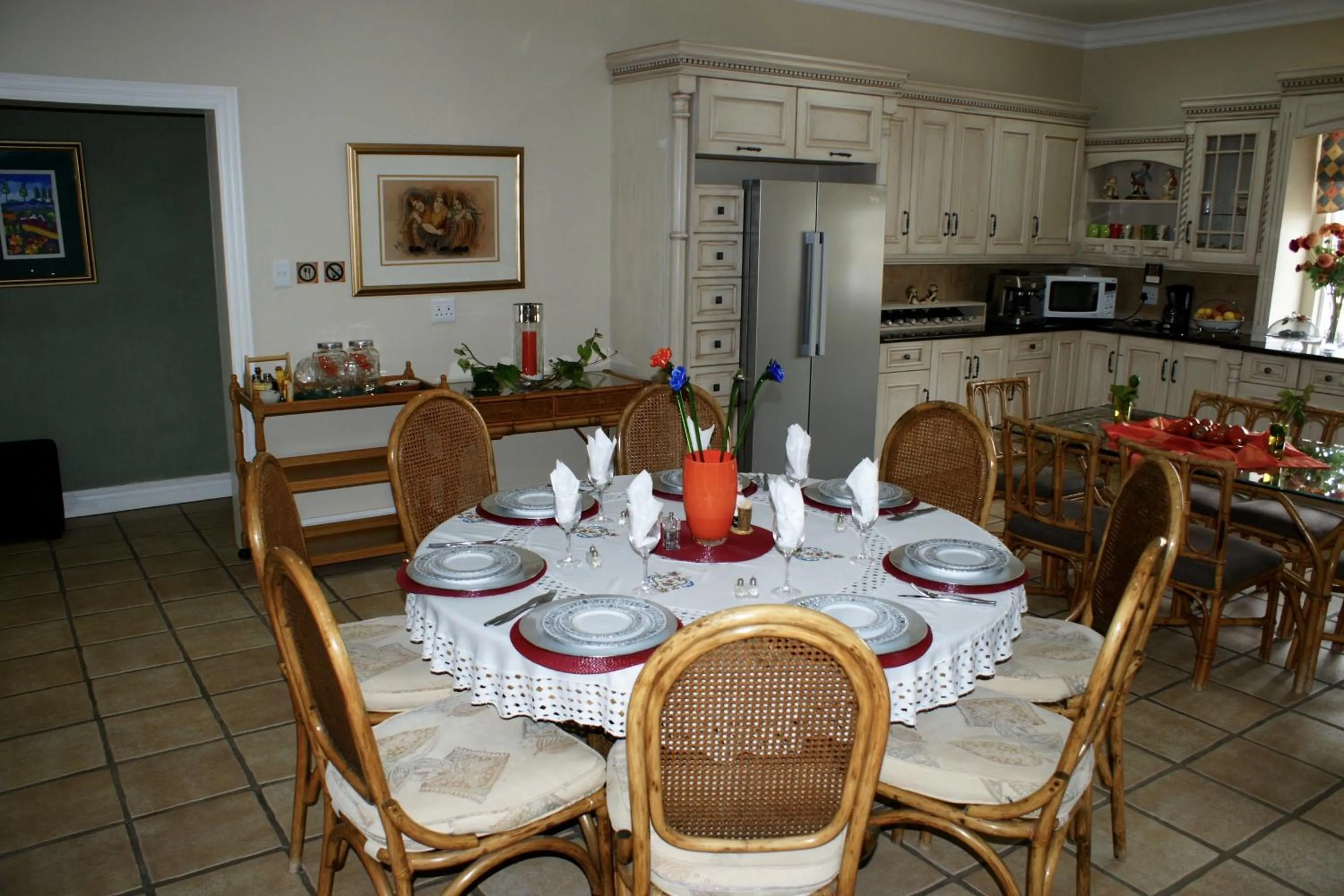 Dining area in Jolani Guest House