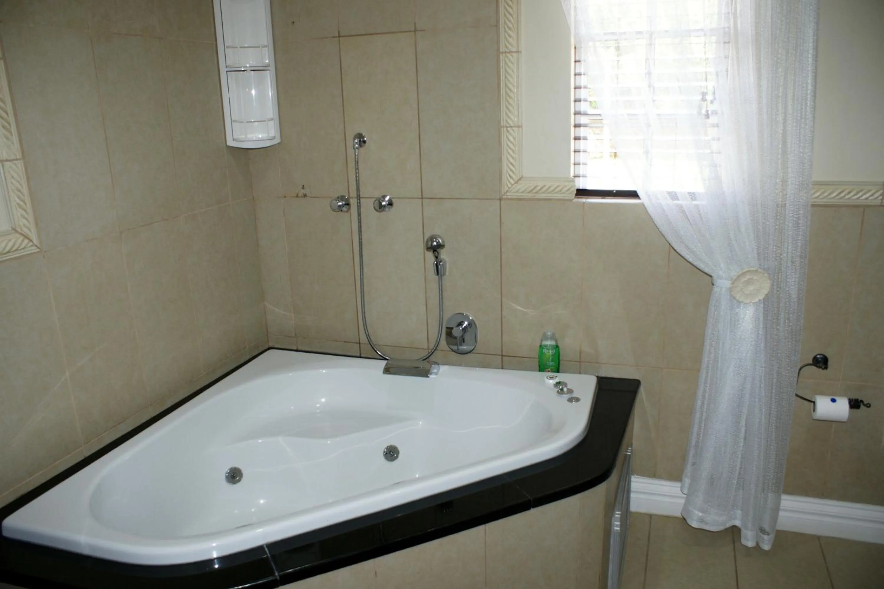 Bathroom in Jolani Guest House