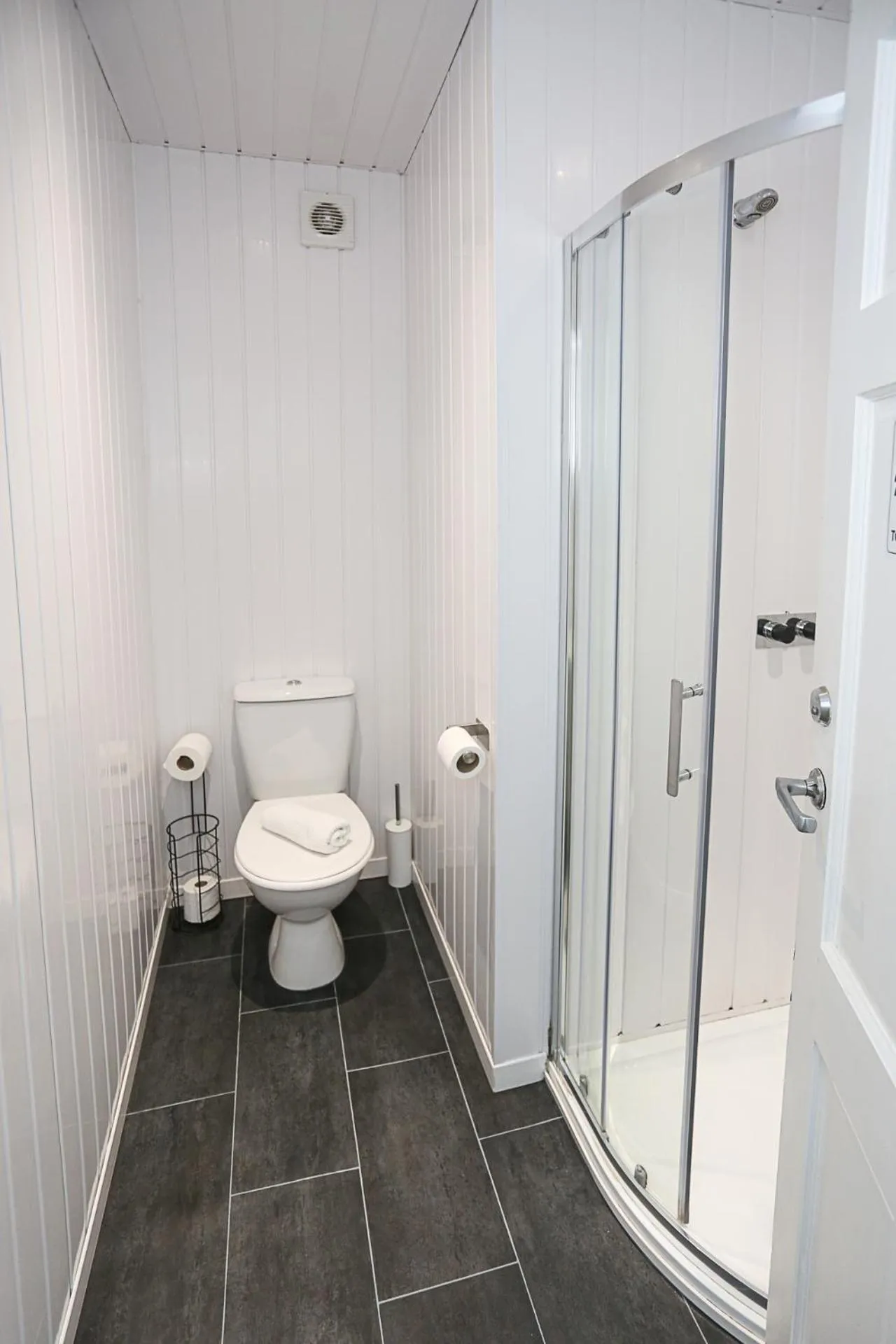 Bathroom in OYO Queens Quarter