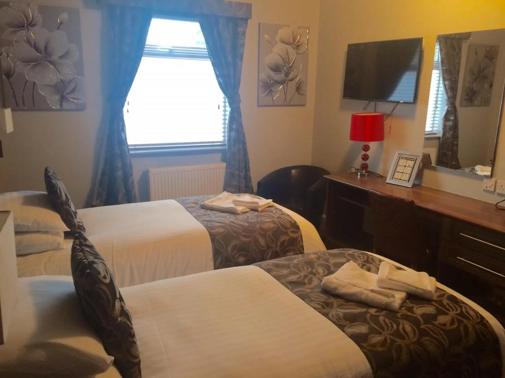 Bedroom, Bed in The Griffin Inn