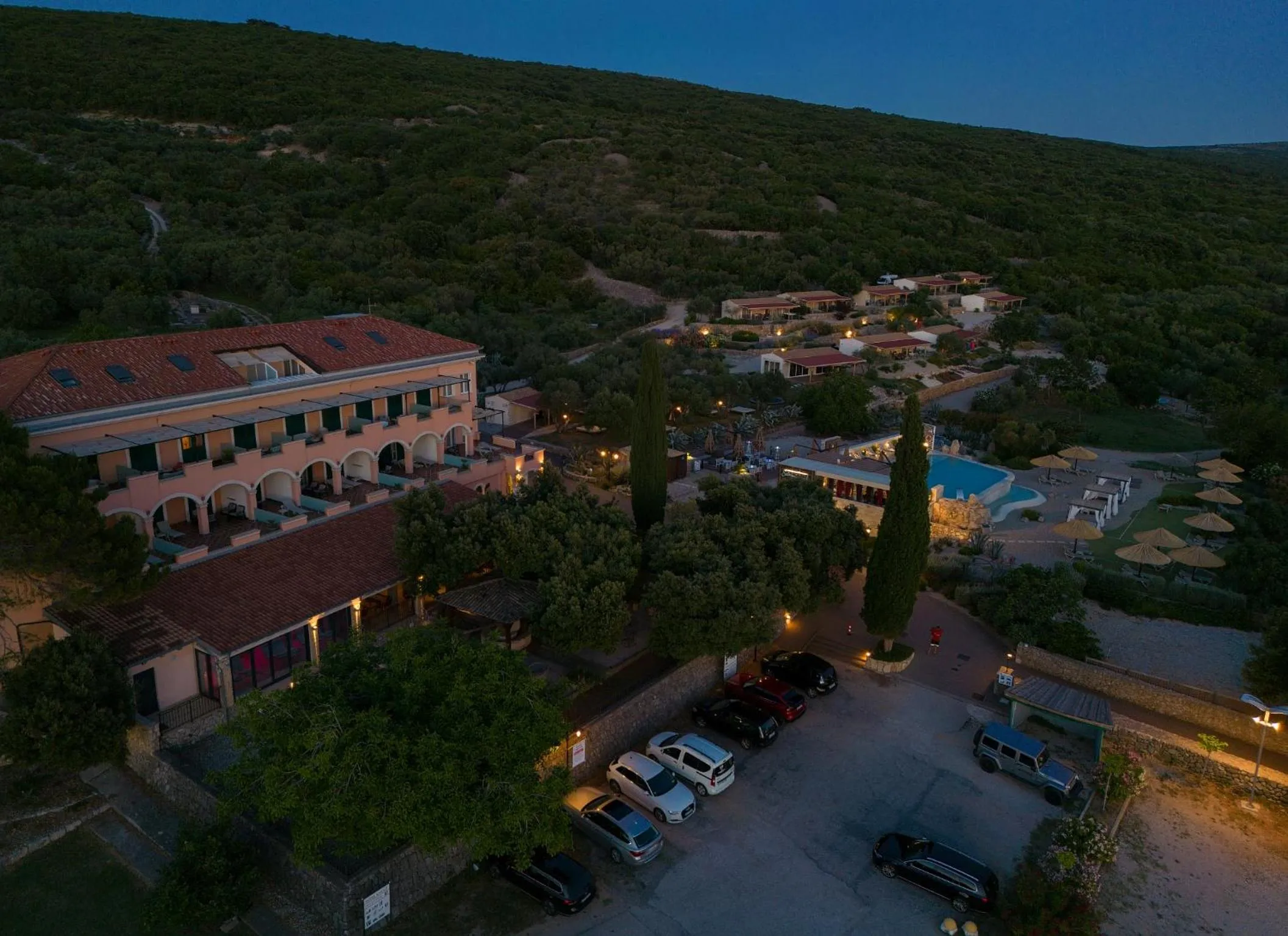 Property building in Hotel Kanajt