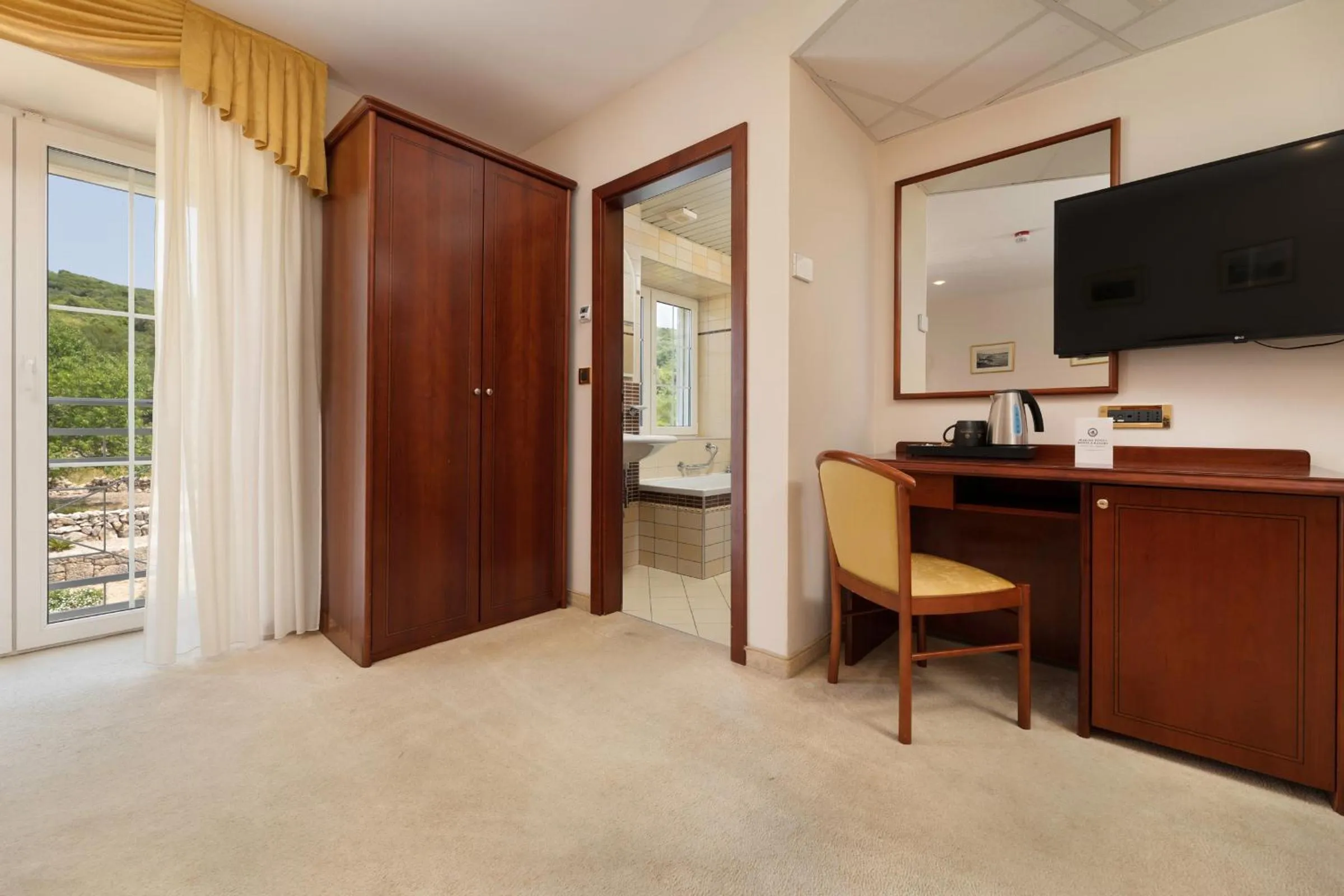 TV and multimedia in Hotel Kanajt