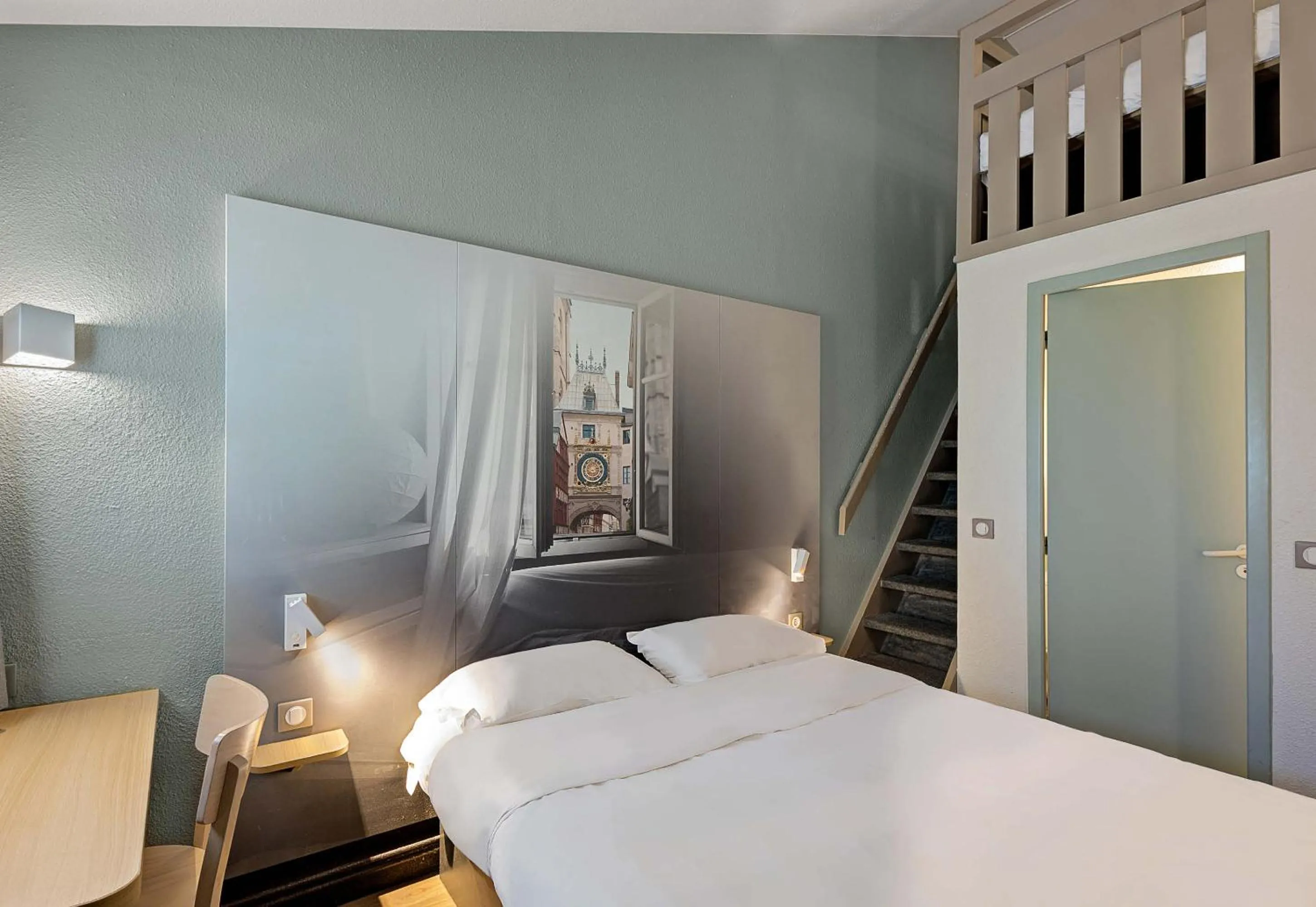 Bedroom, Bed in B&B HOTEL Rouen Parc des Expos Zénith