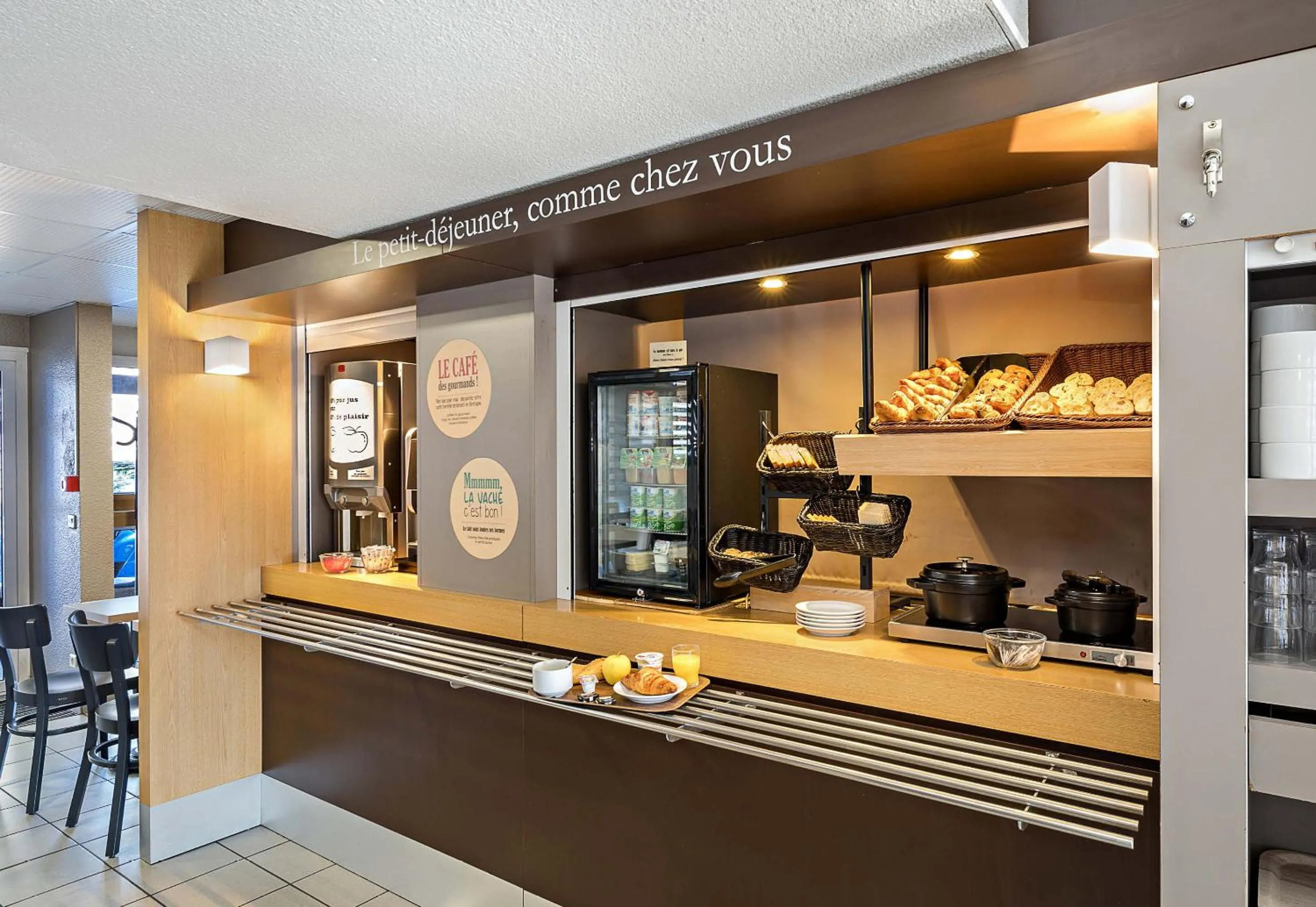 Breakfast in B&B HOTEL Rouen Parc des Expos Zénith