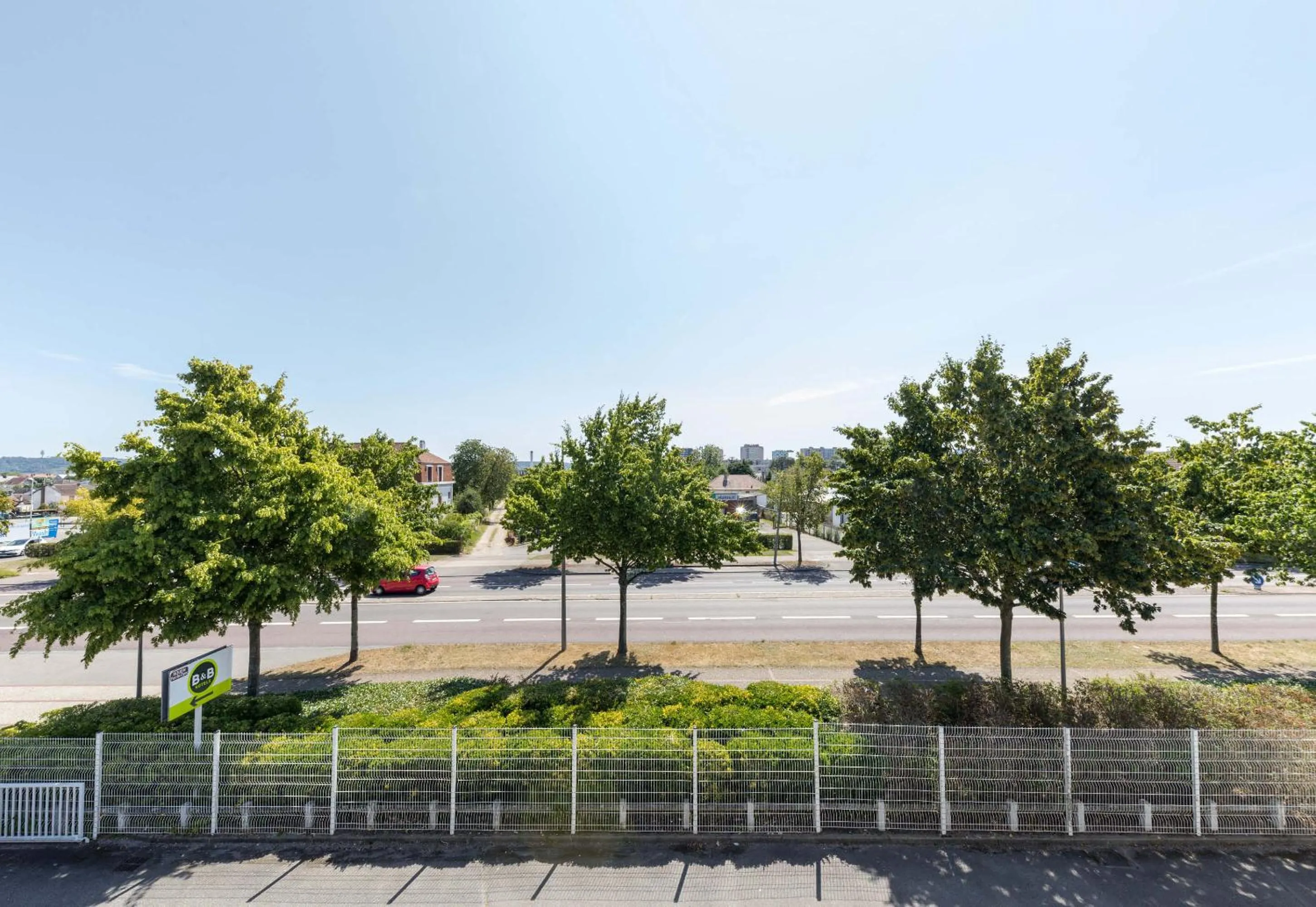 Street view in B&B HOTEL Rouen Parc des Expos Zénith