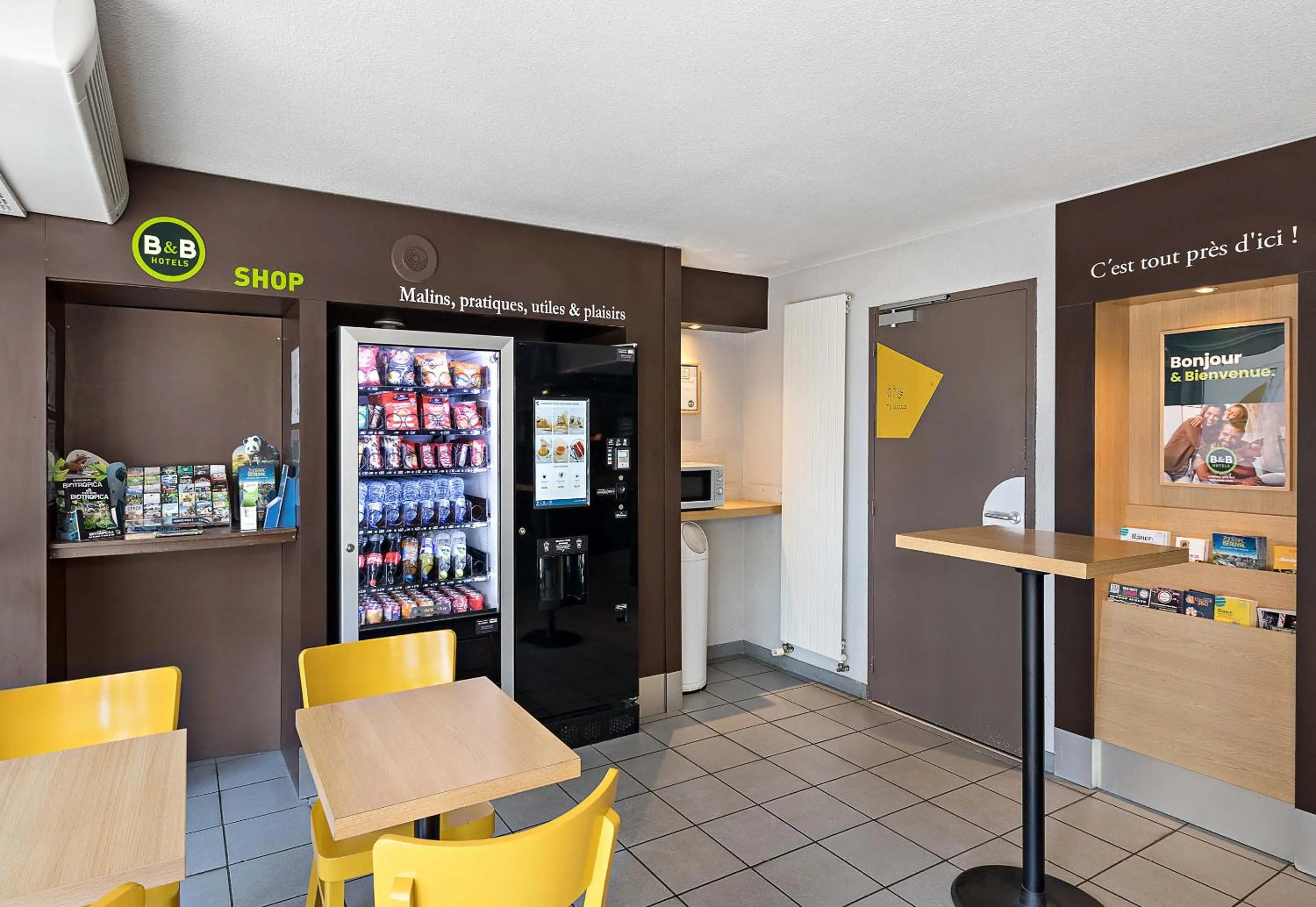 Lobby or reception in B&B HOTEL Rouen Parc des Expos Zénith